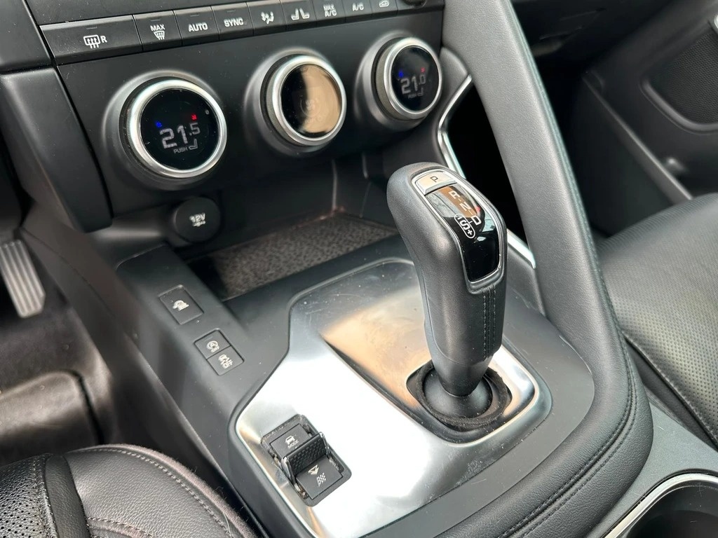 JAGUAR E-Pace 2.0 T 200 S AWD / CH Auslieferung-image-16