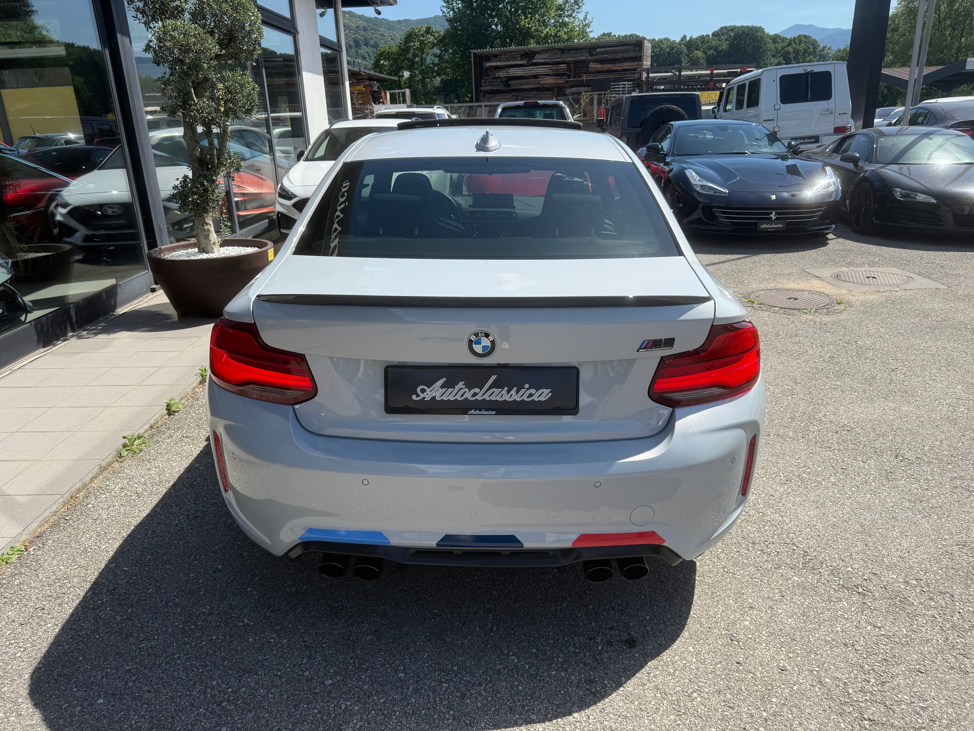BMW M2 Competition Drivelogic-showroom-element-2