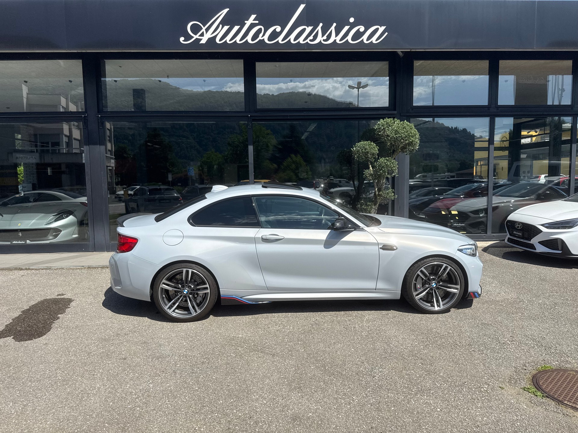BMW M2 Competition Drivelogic-showroom-element-3