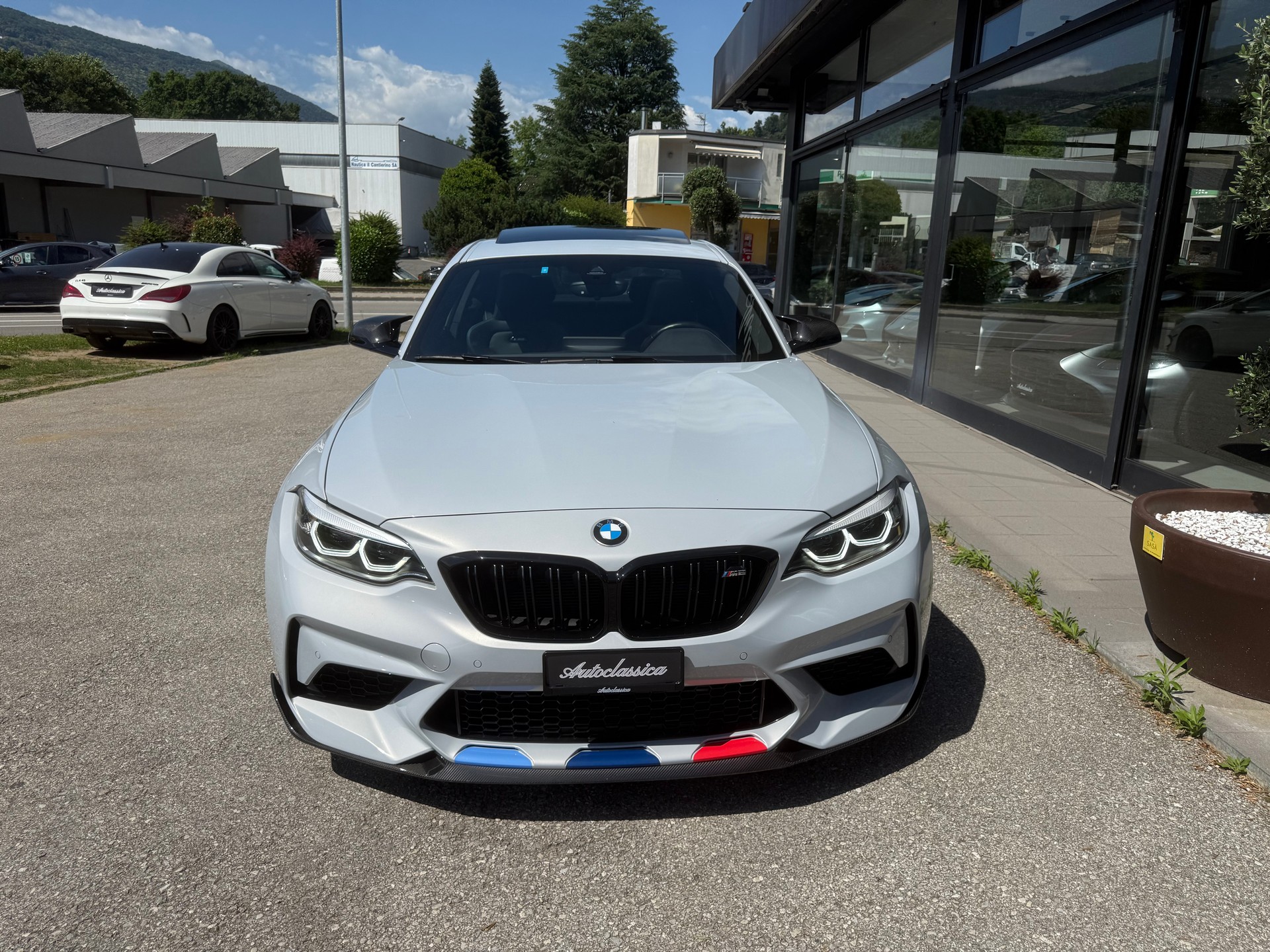 BMW M2 Competition Drivelogic-showroom-element-1