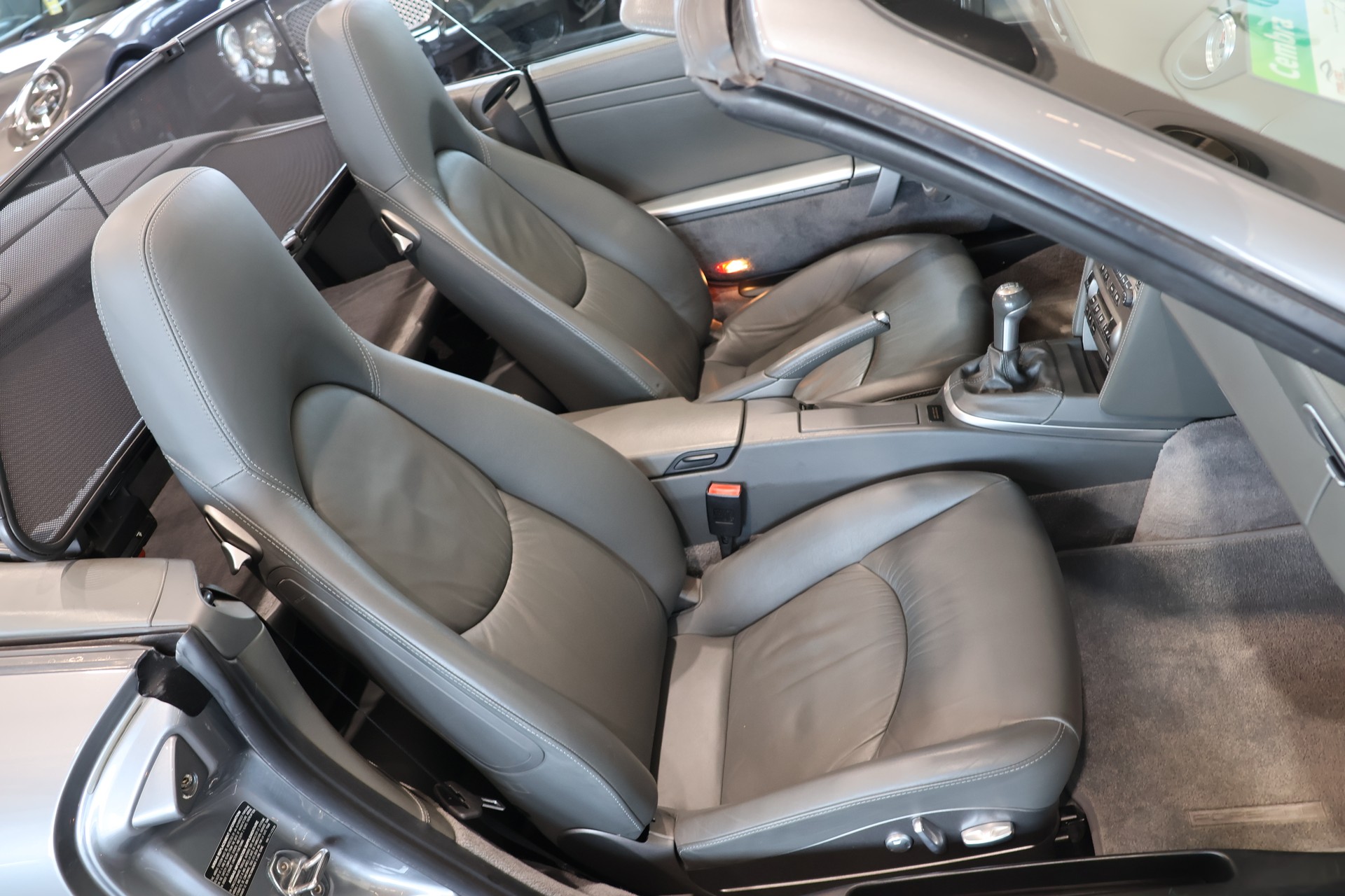 PORSCHE 911 Cabrio Carrera S-image-13