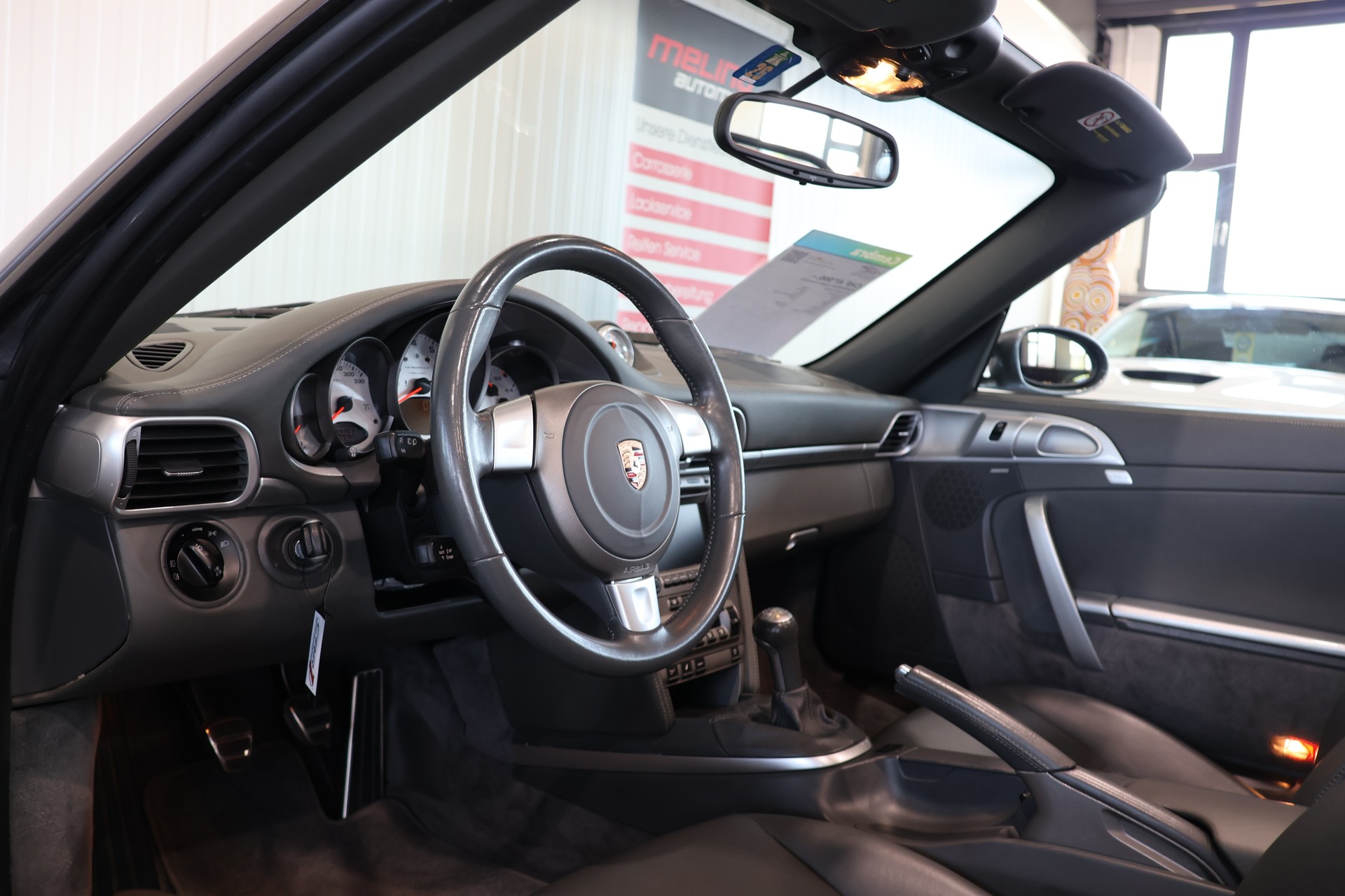 PORSCHE 911 Cabrio Carrera S-image-10