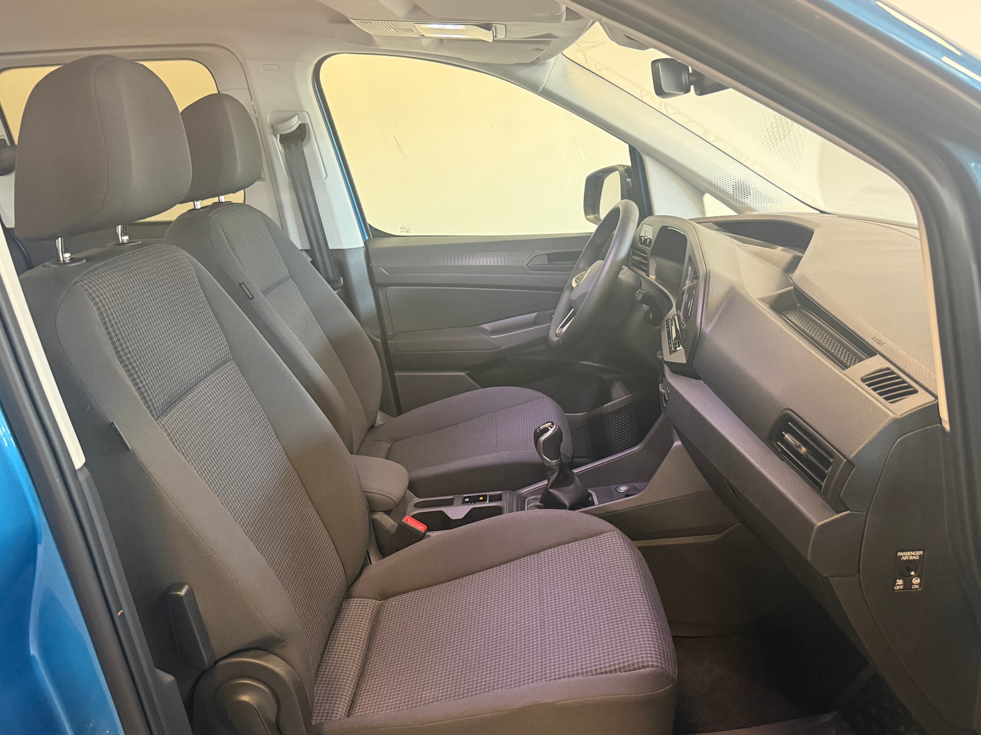 VW Caddy 2.0 TDI 4Motion California-image-9