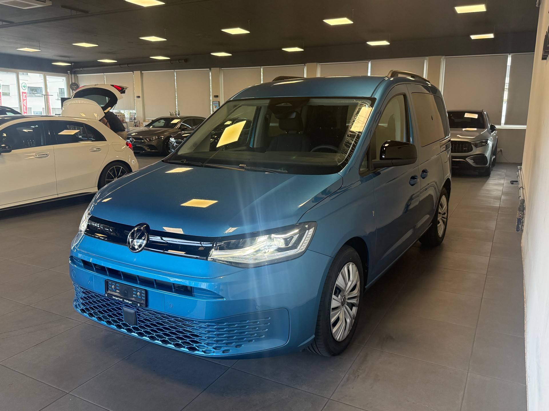 VW Caddy 2.0 TDI 4Motion California-image-1