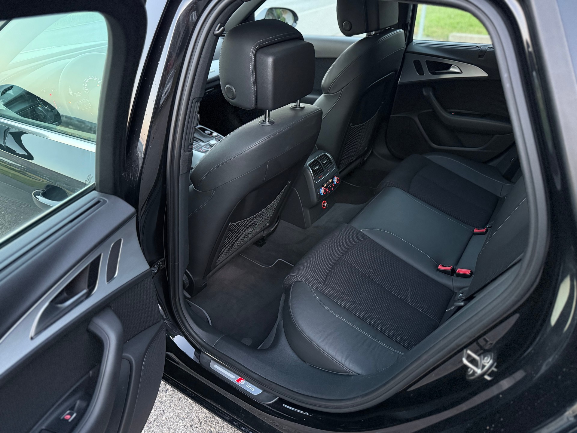 AUDI A6 Avant 3.0 BiTDI V6 quattro tiptronic-image-13