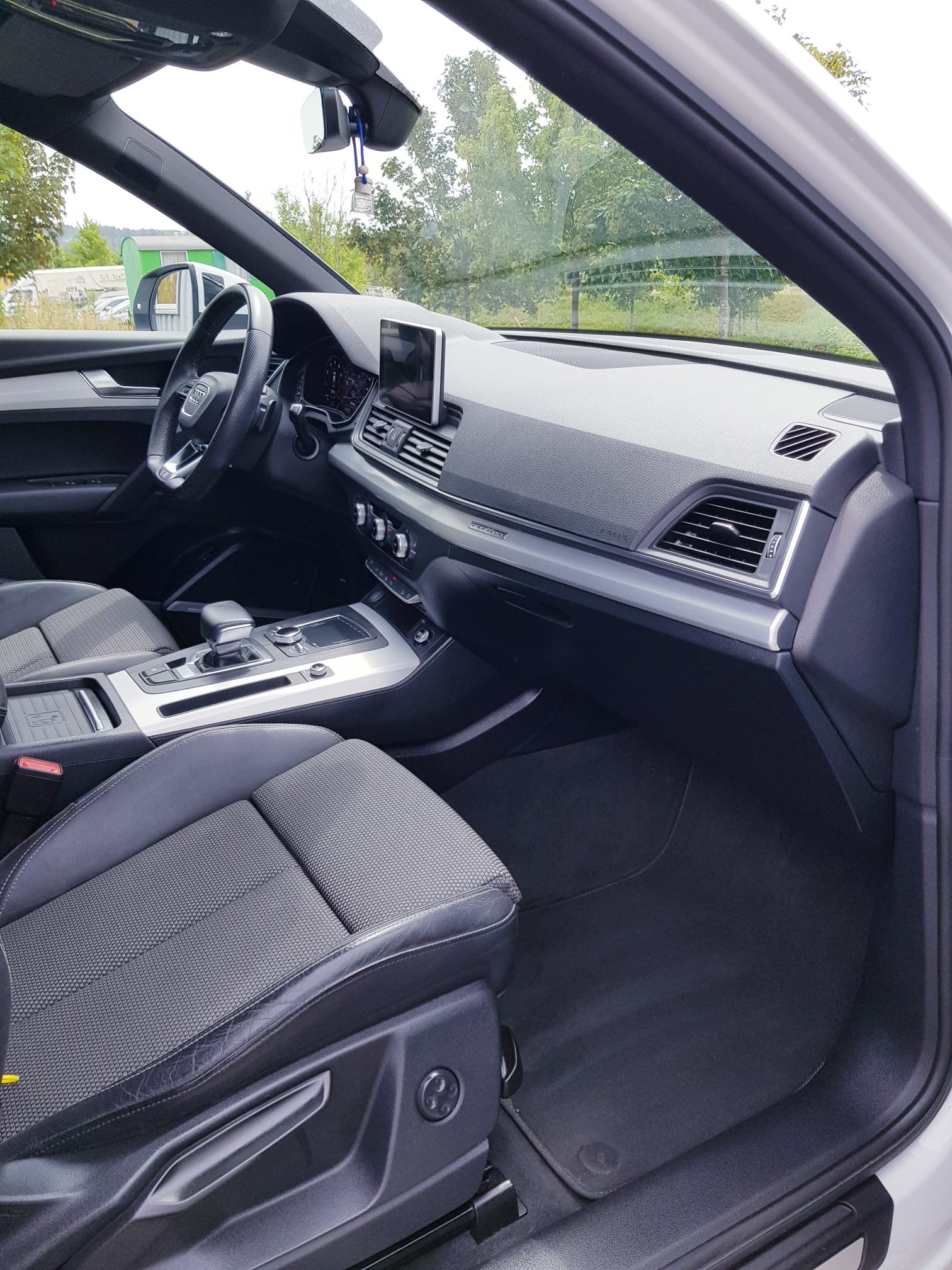 AUDI Q5 2.0 45 TFSI Sport qu. S-Tronic-image-9