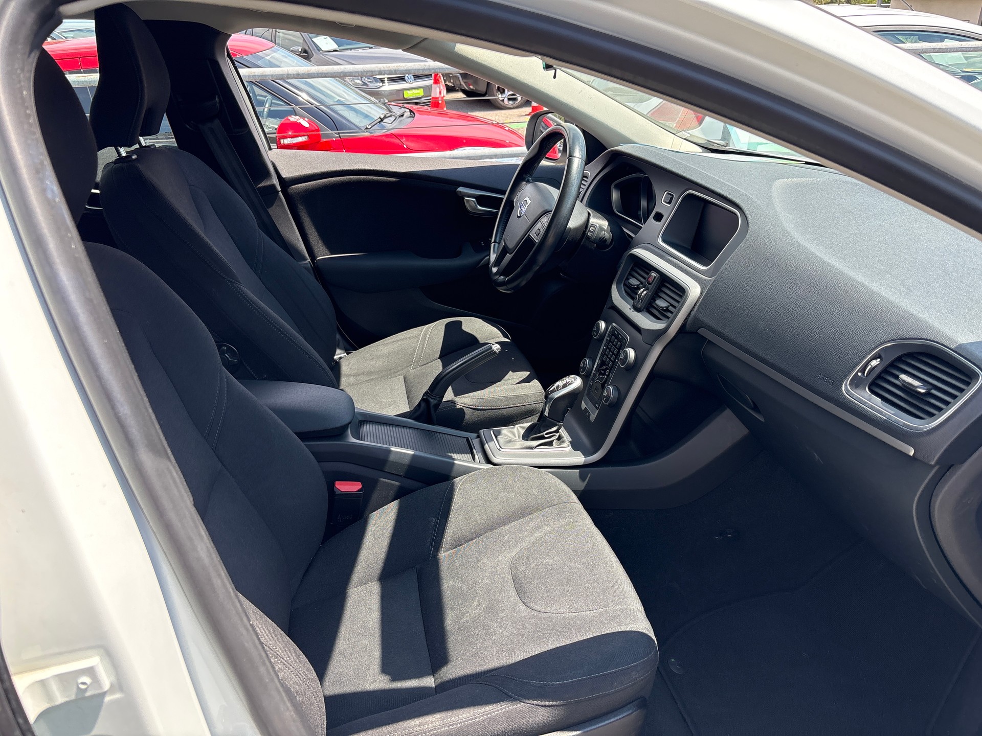 VOLVO V40 D2 OceanRace Powershift-image-6