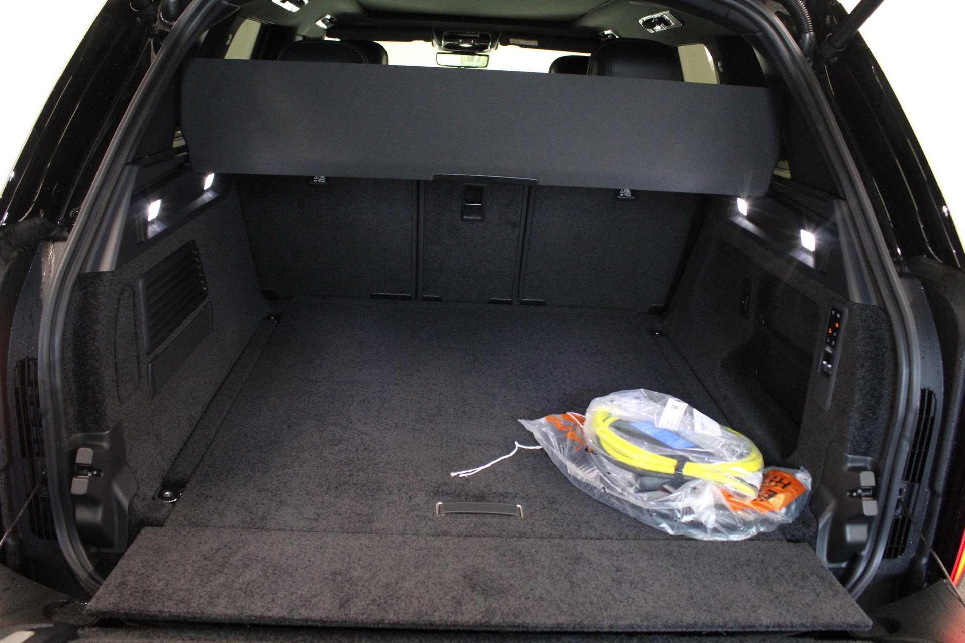 LAND ROVER Range Rover 3.0 I6 P460e HSE-image-11
