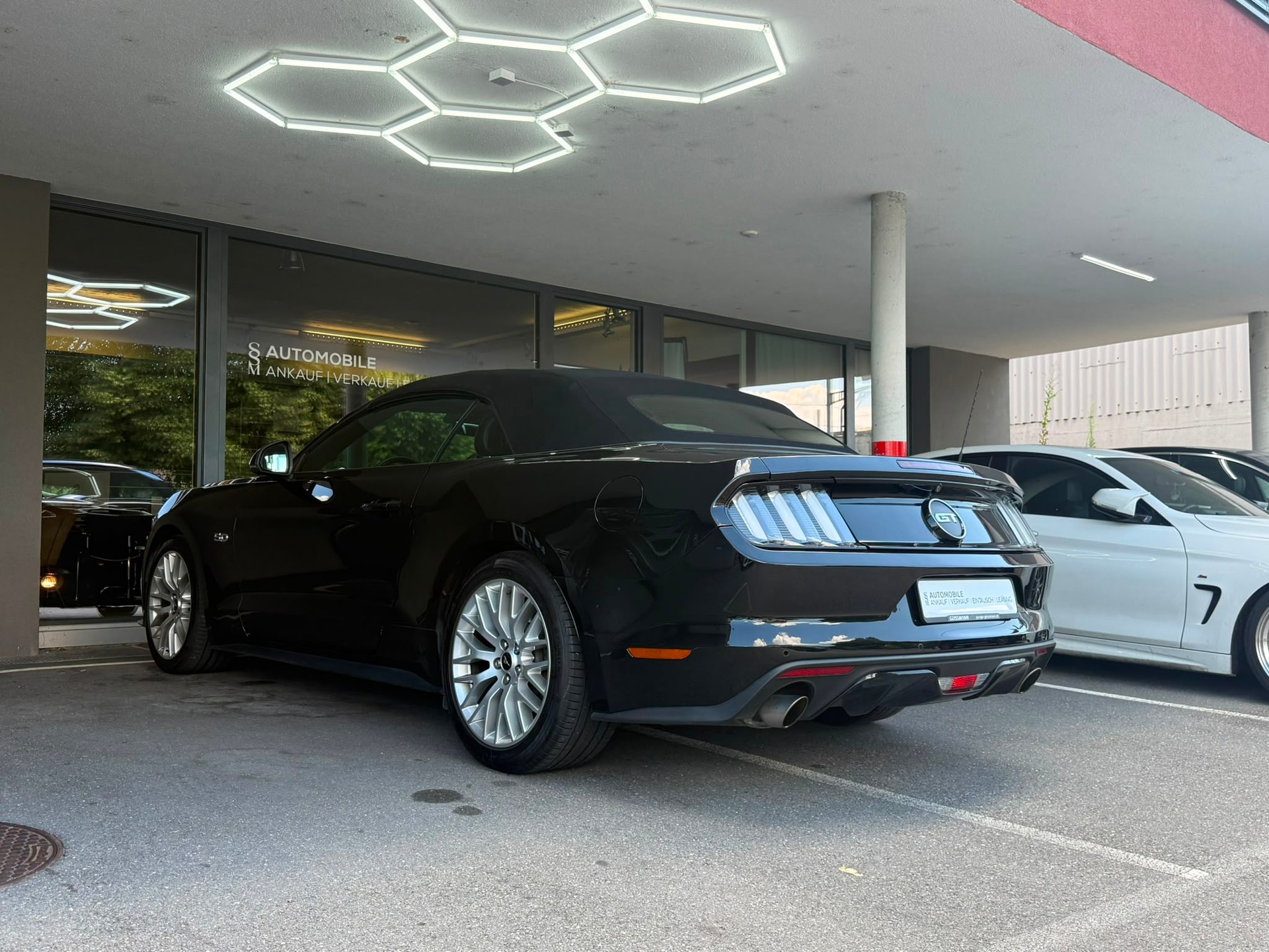 FORD Mustang Convertible 5.0 V8 GT Automat-image-5