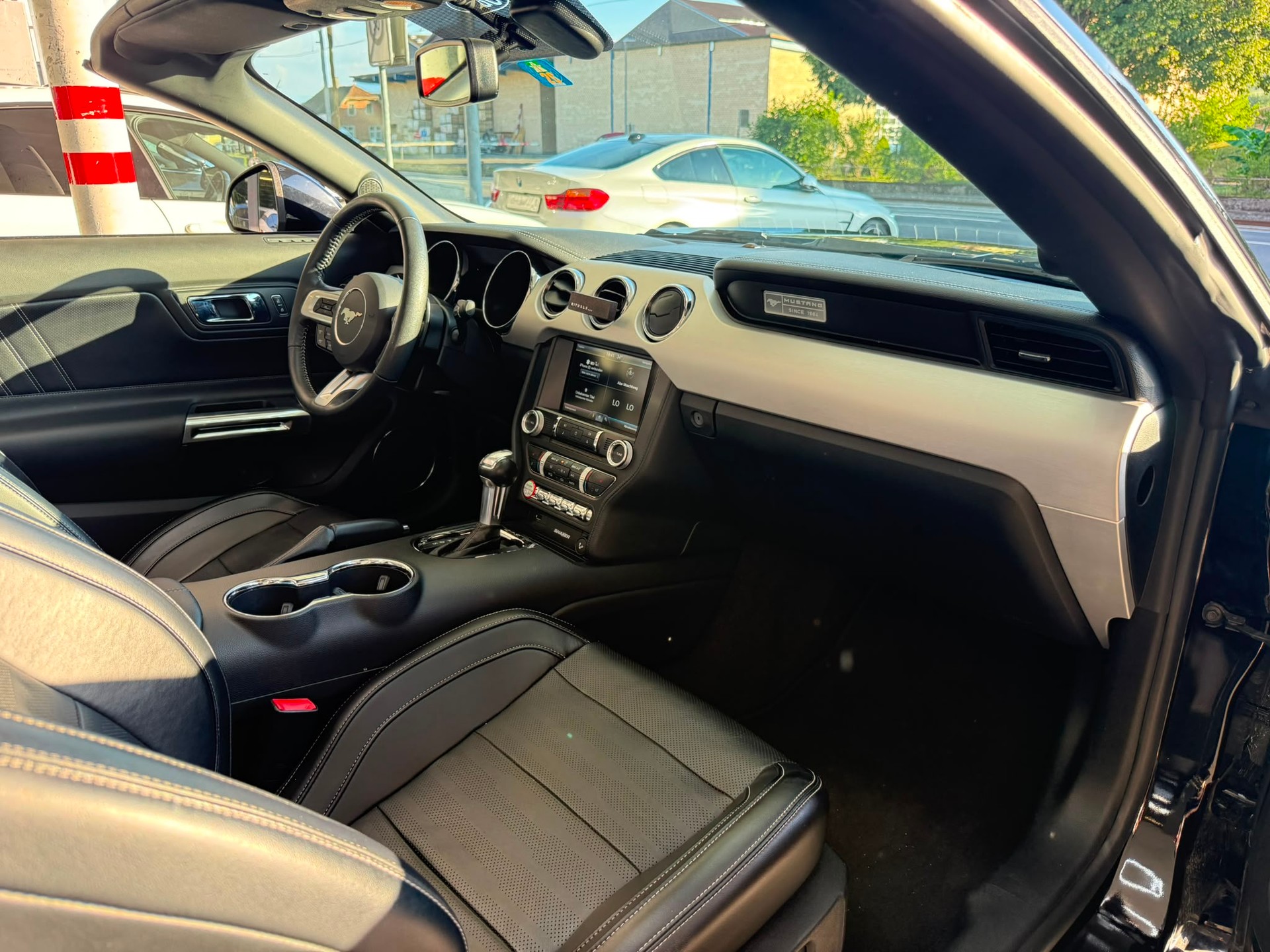 FORD Mustang Convertible 5.0 V8 GT Automat-image-13