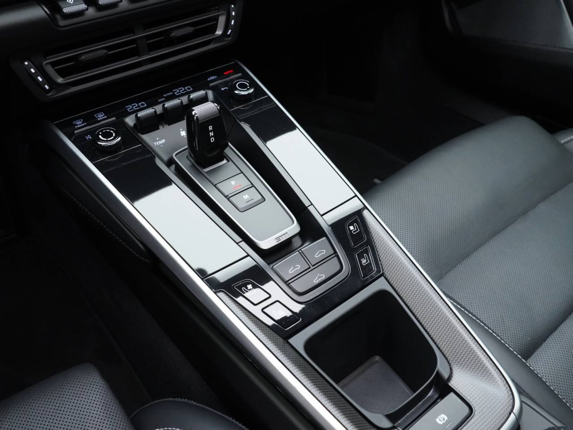 PORSCHE 911 Turbo S-image-19