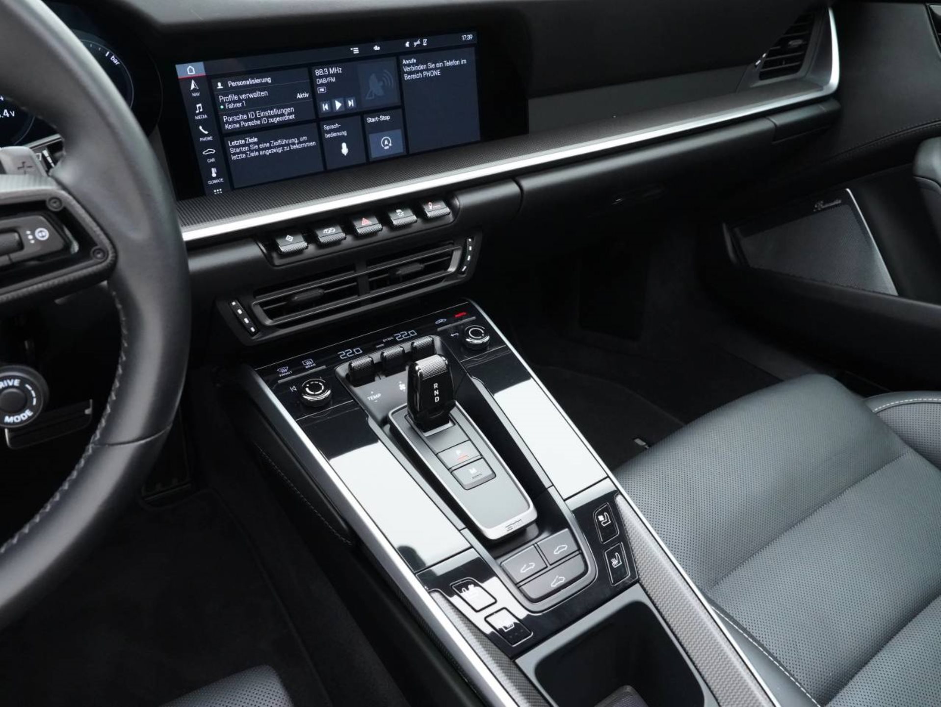 PORSCHE 911 Turbo S-image-17