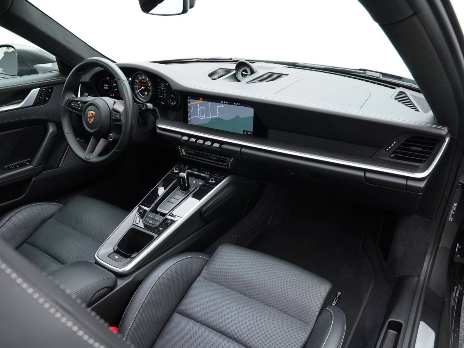 PORSCHE 911 Turbo S-image-24