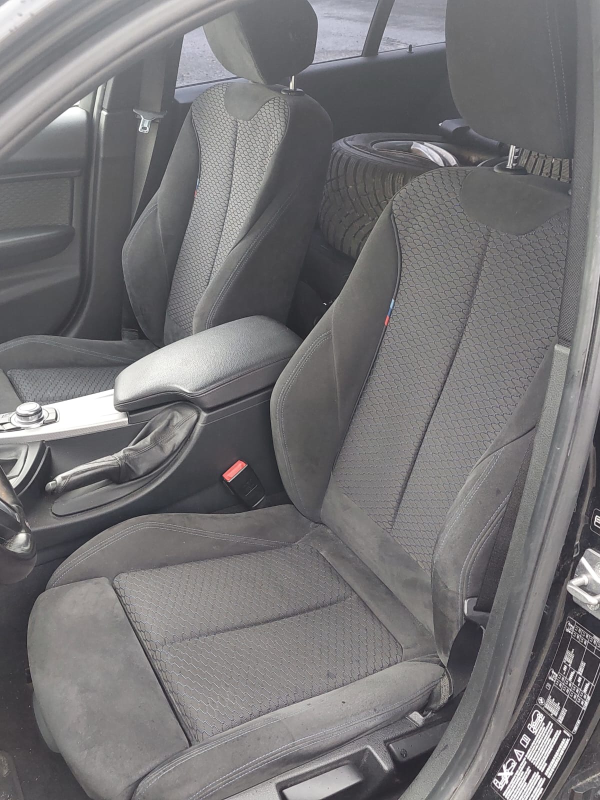BMW 318d xDrive-image-5
