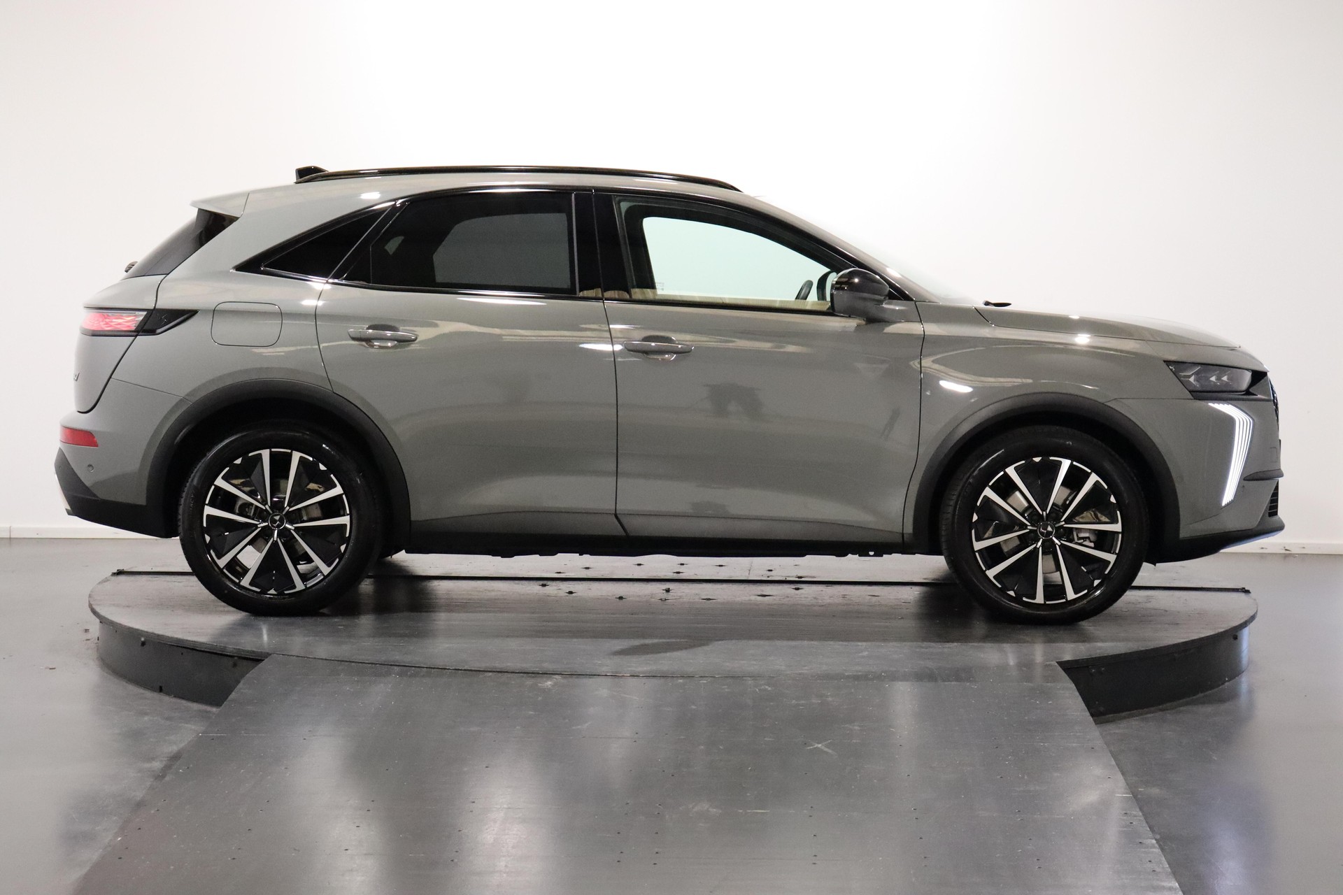 DS AUTOMOBILES 7 1.6 E-Tense Opéra 4x4-image-1