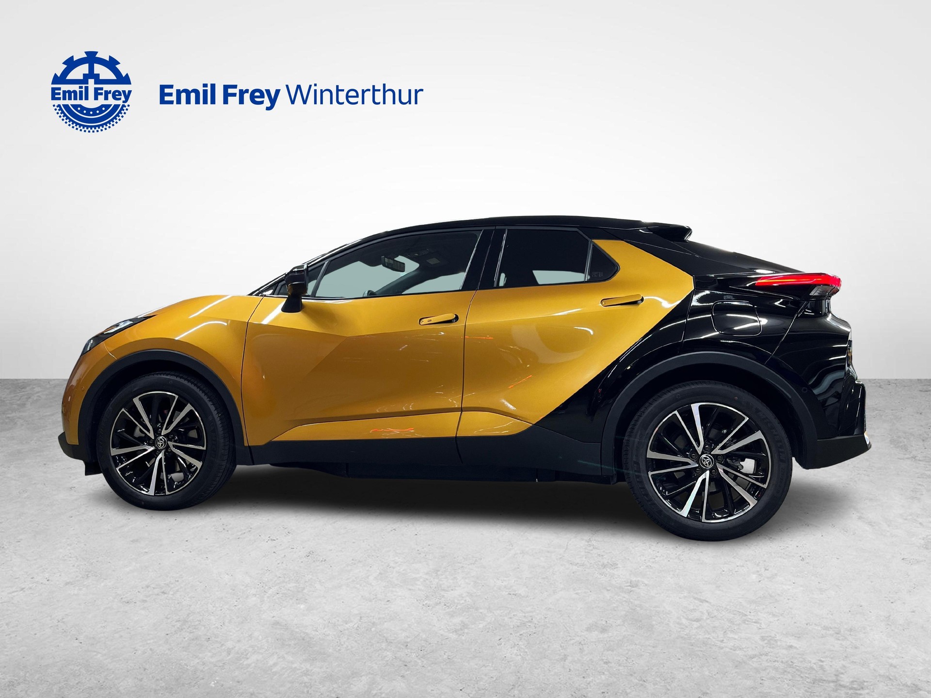 TOYOTA C-HR 2.0 PHEV Style Premiere-showroom-element-1
