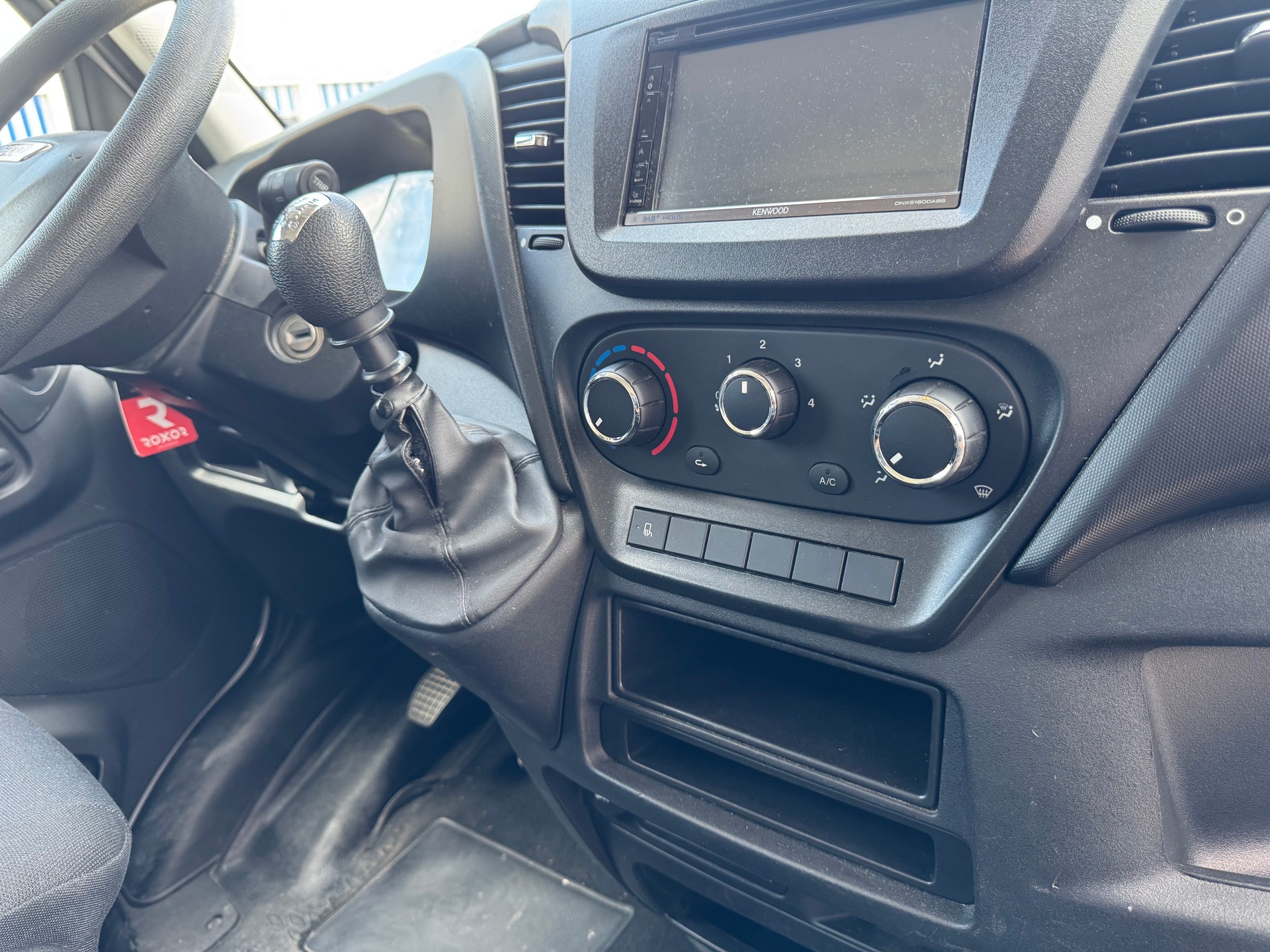 IVECO 35 S 16-image-11