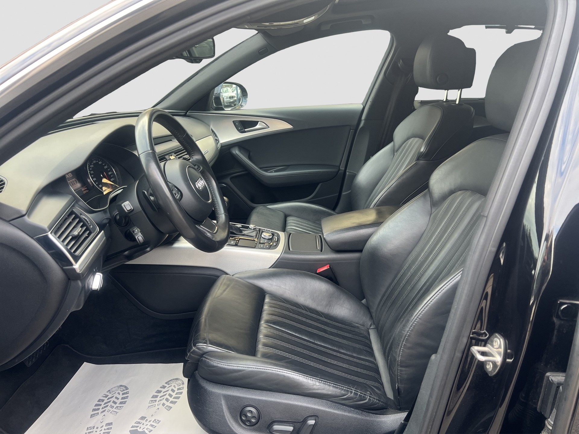 AUDI A6 Avant 3.0 TDI V6 quattro S-tronic-image-8