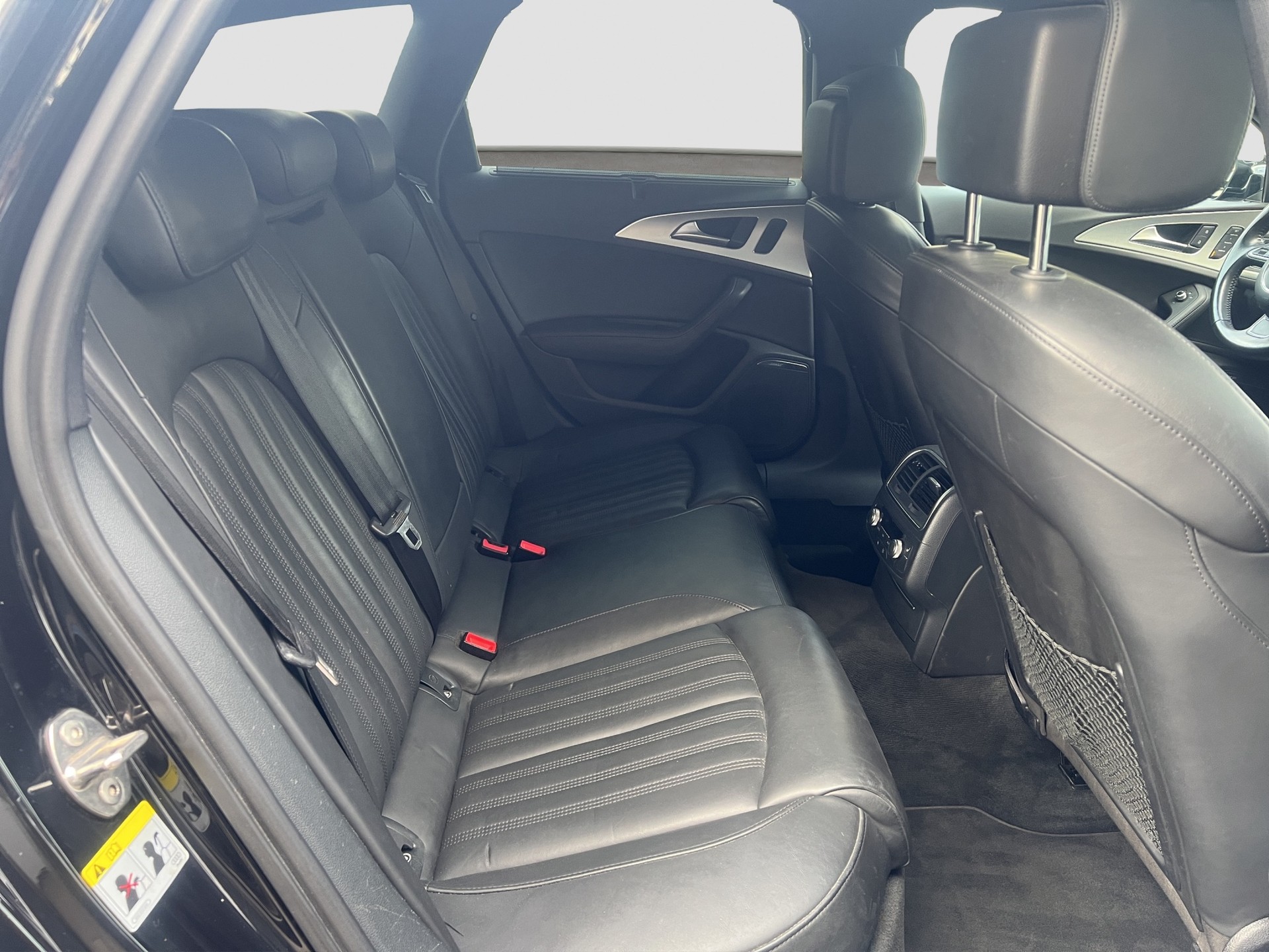 AUDI A6 Avant 3.0 TDI V6 quattro S-tronic-image-15
