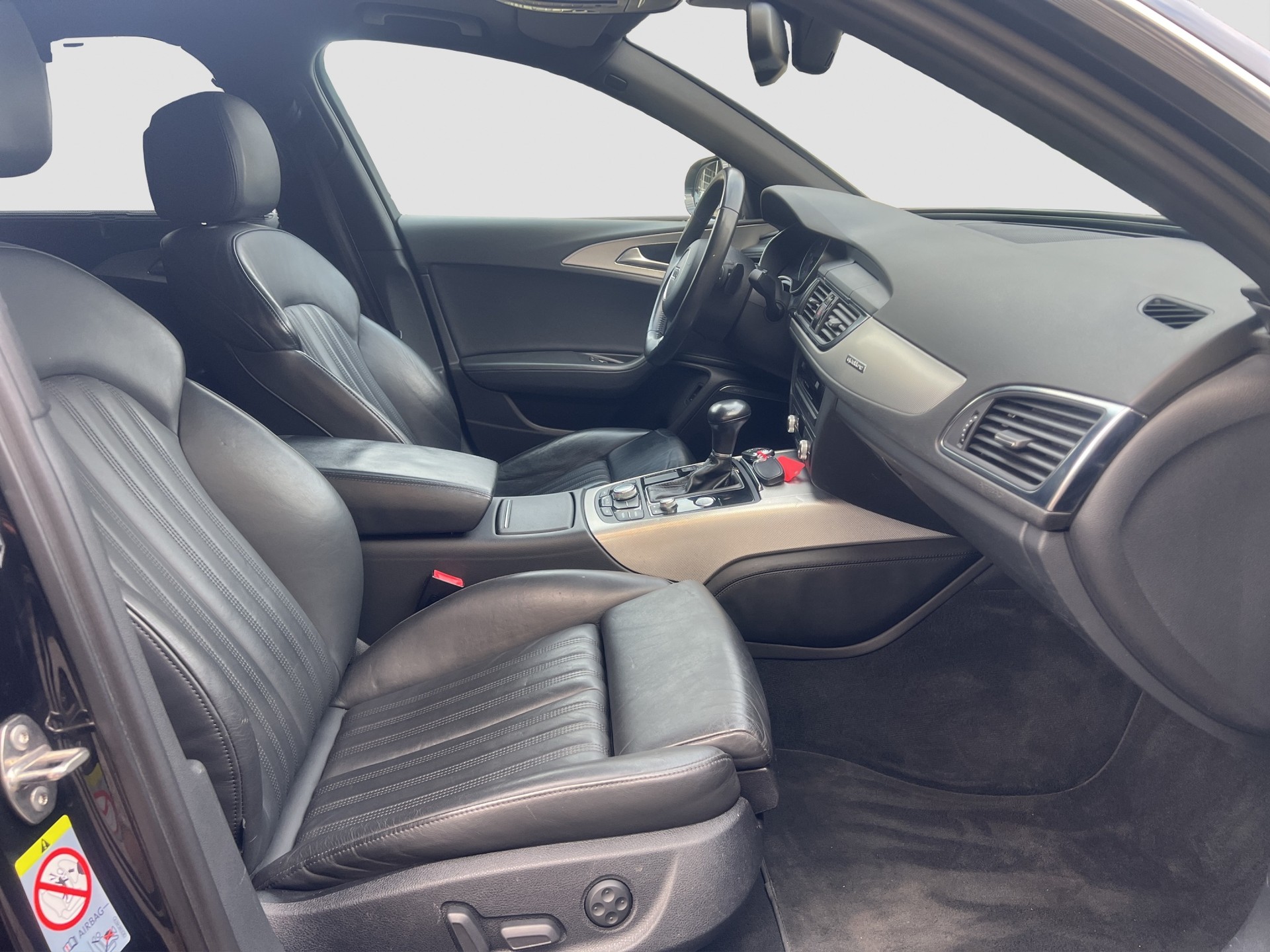 AUDI A6 Avant 3.0 TDI V6 quattro S-tronic-image-12