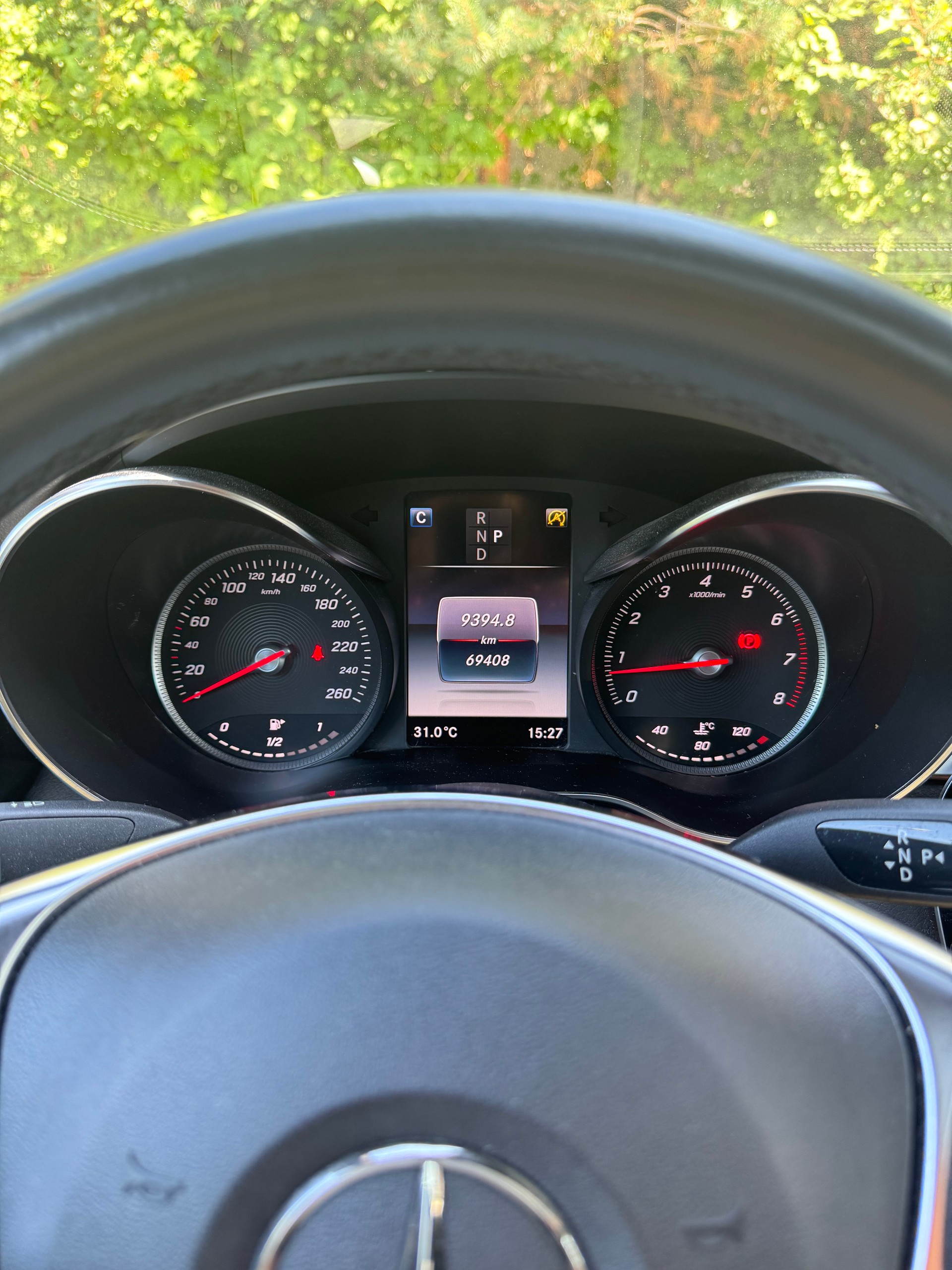 MERCEDES-BENZ GLC 250 AMG Line 4m-image-5