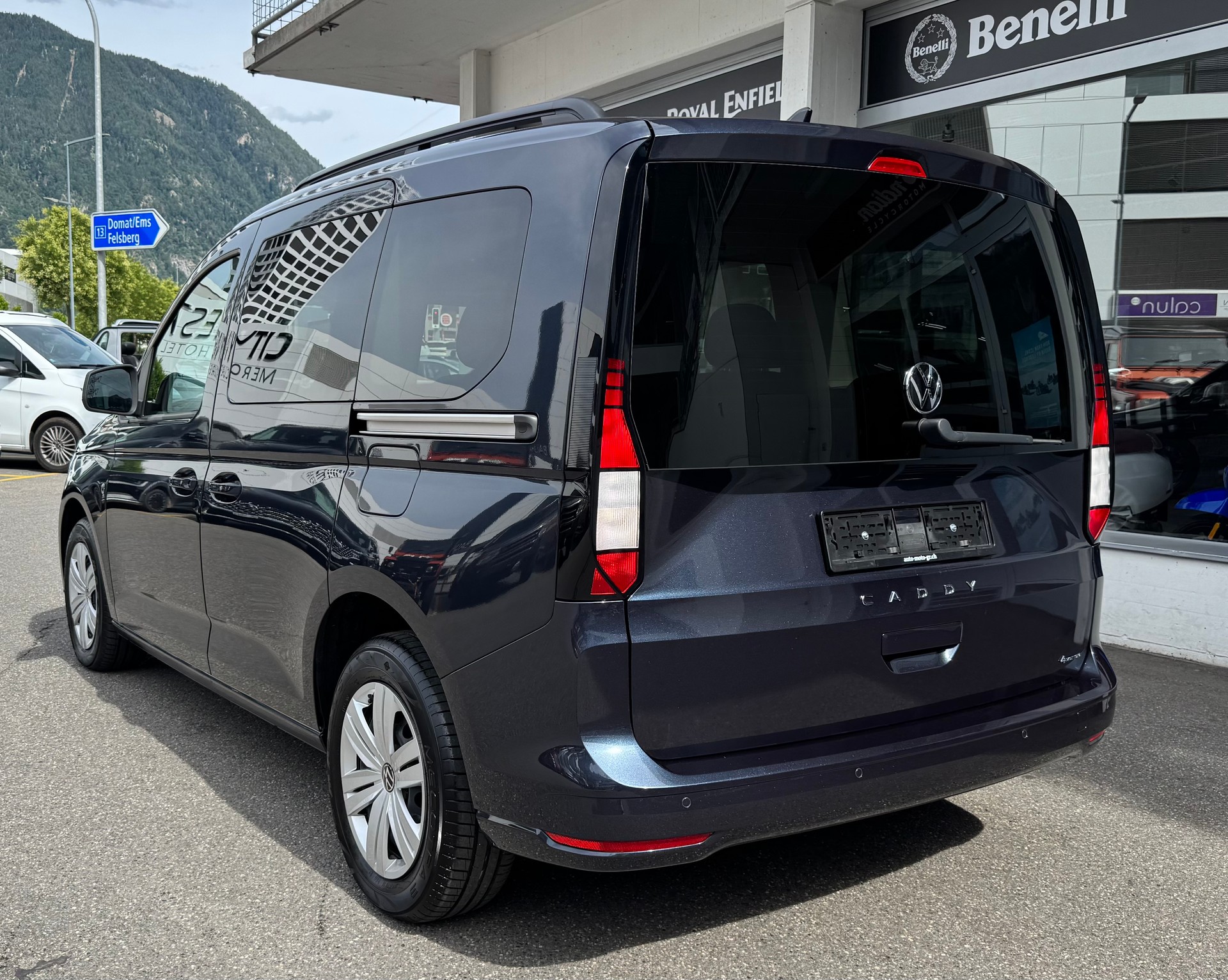 VW Caddy 2.0 TDI 4Motion-image-5