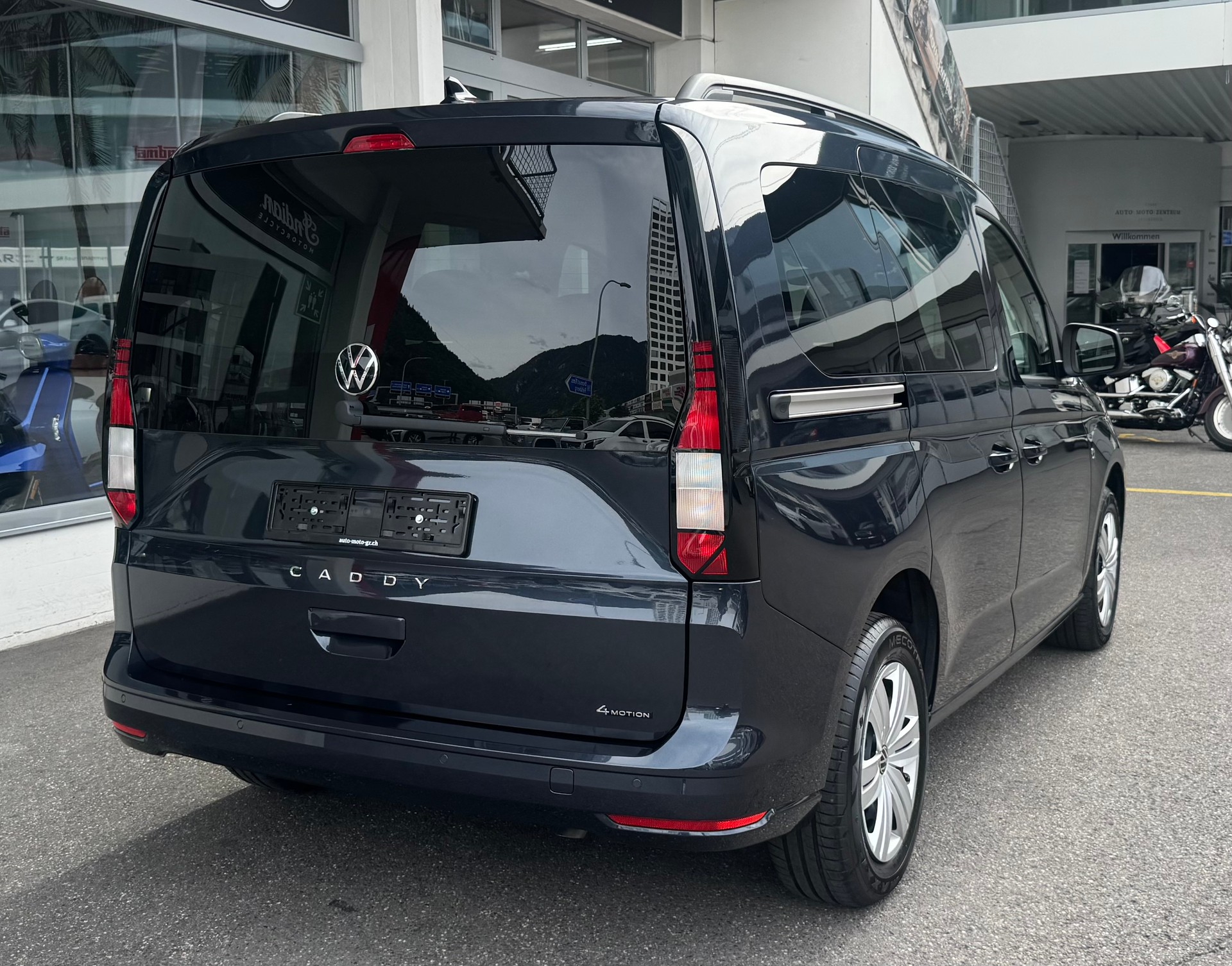 VW Caddy 2.0 TDI 4Motion-image-6