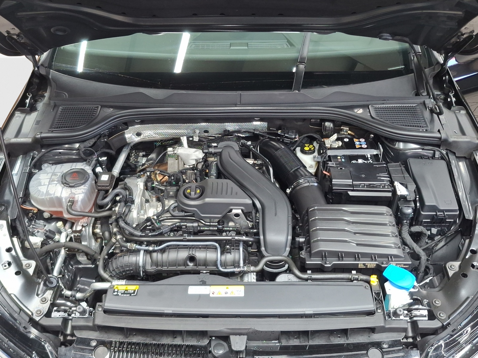 VW Golf 1.5 e TSI mHEV Life DSG-image-15