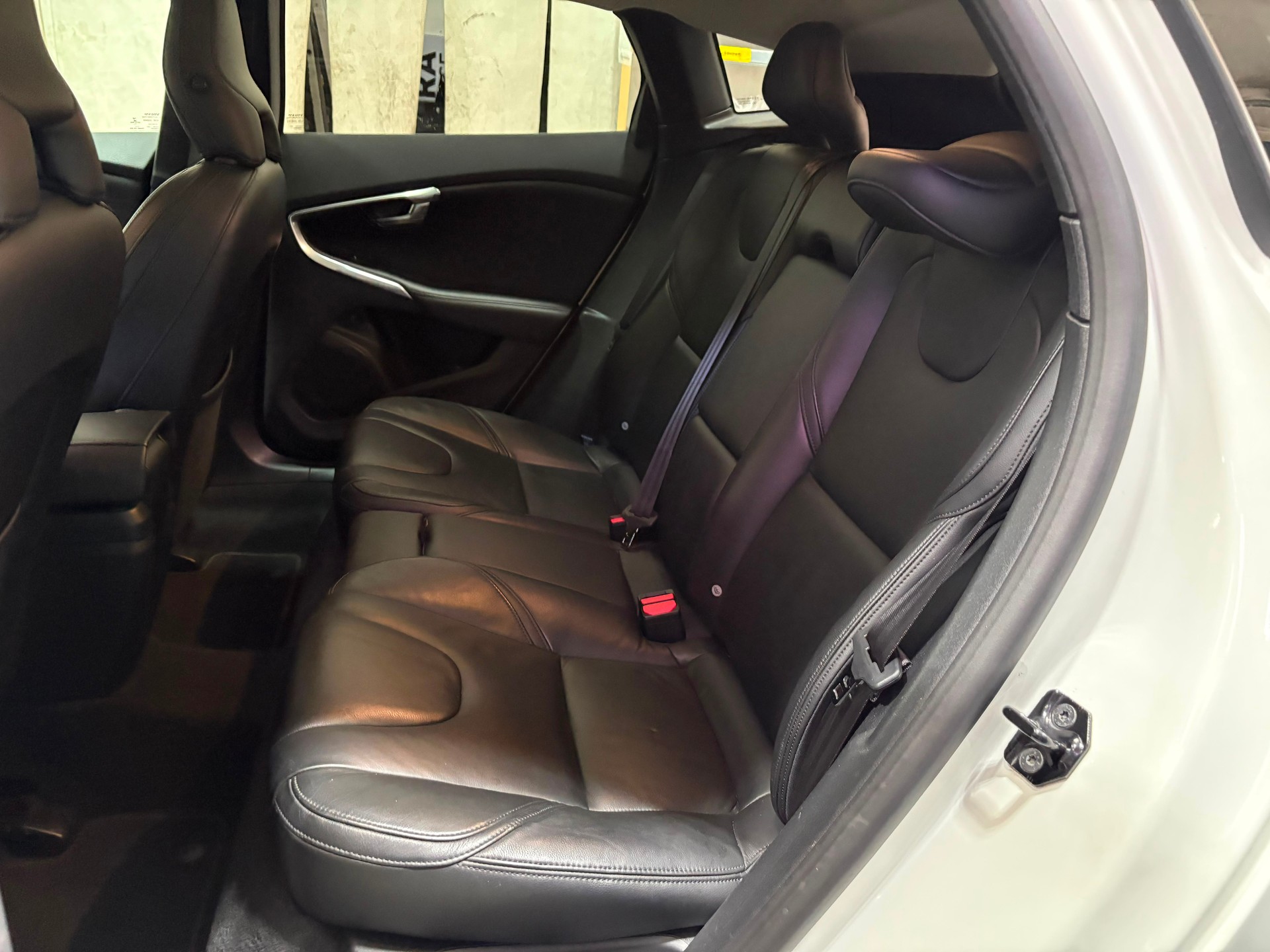 VOLVO V40 D4 Summum Geartronic-image-5