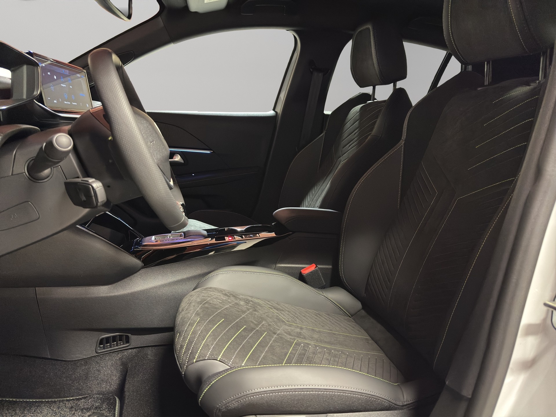 PEUGEOT 208 e-GT-image-7