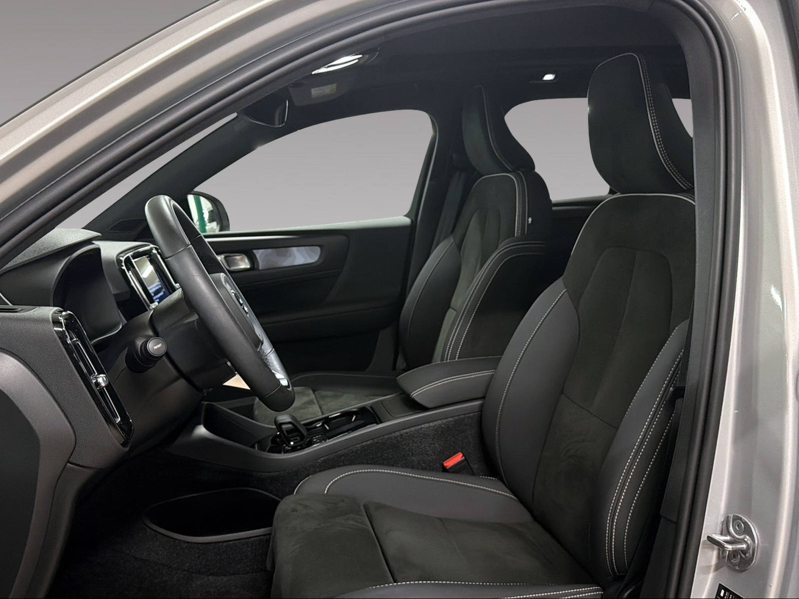 VOLVO XC40 P8 Twin Ultimate AWD-image-6