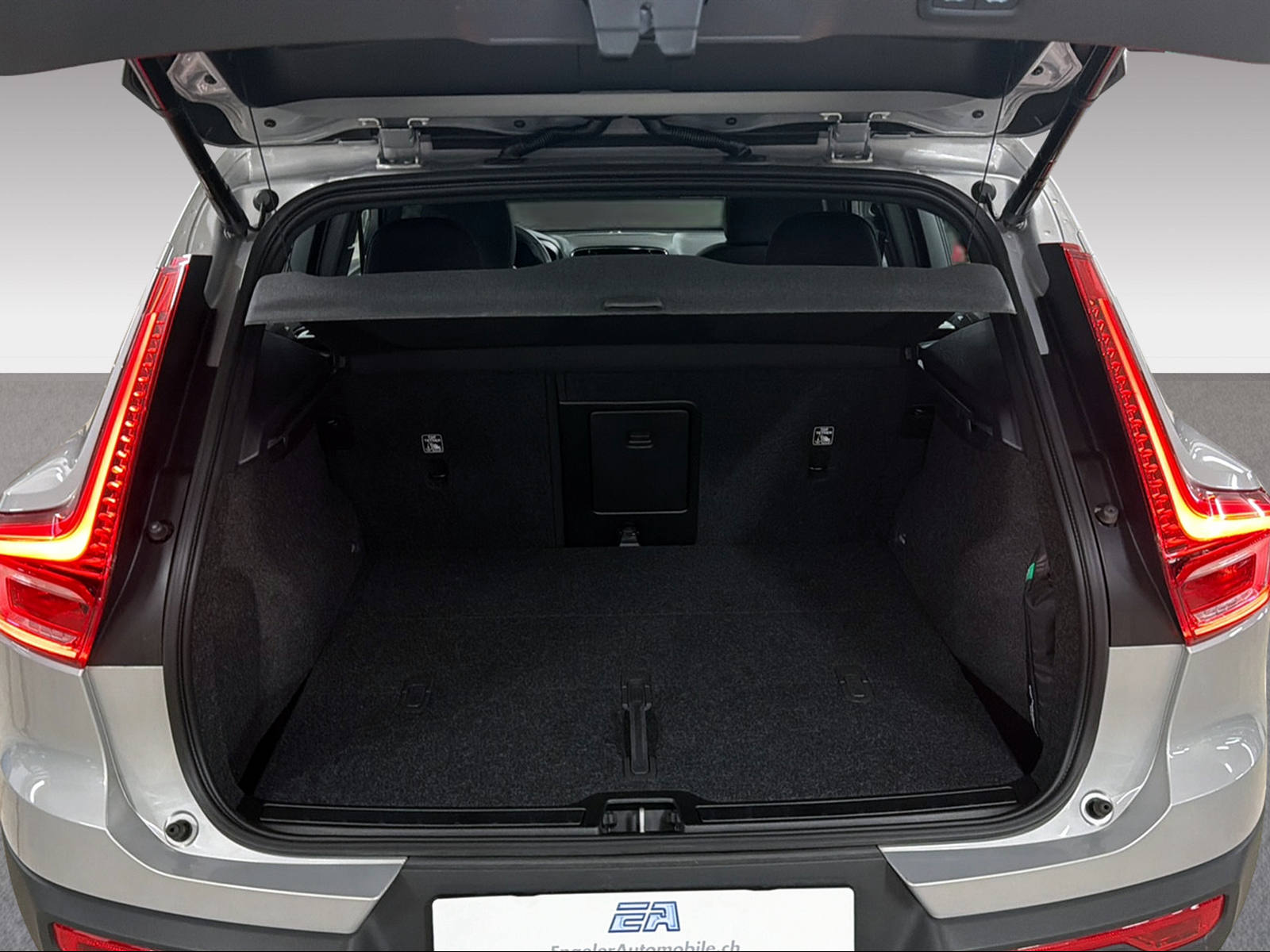 VOLVO XC40 P8 Twin Ultimate AWD-image-5