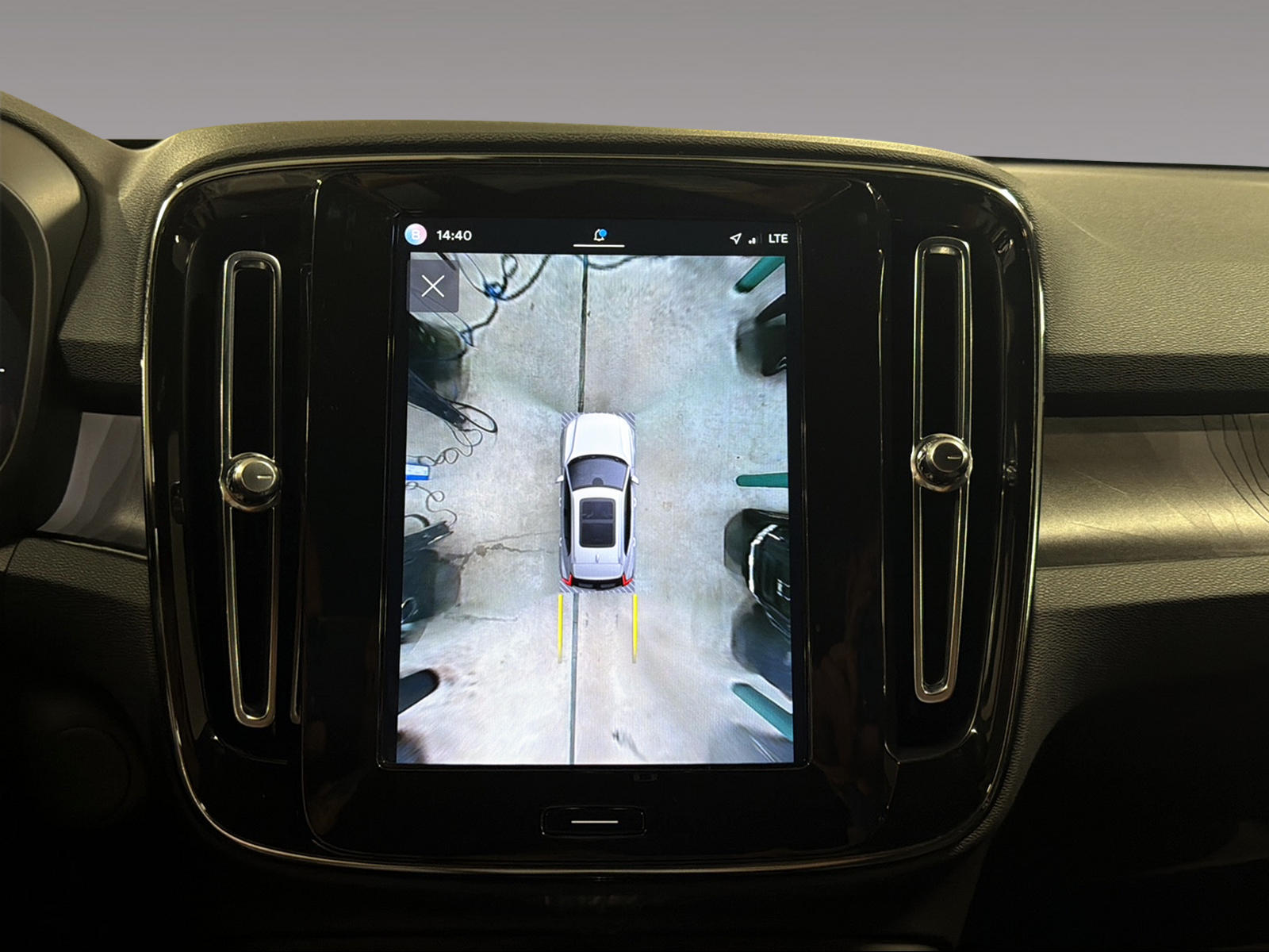 VOLVO XC40 P8 Twin Ultimate AWD-image-12
