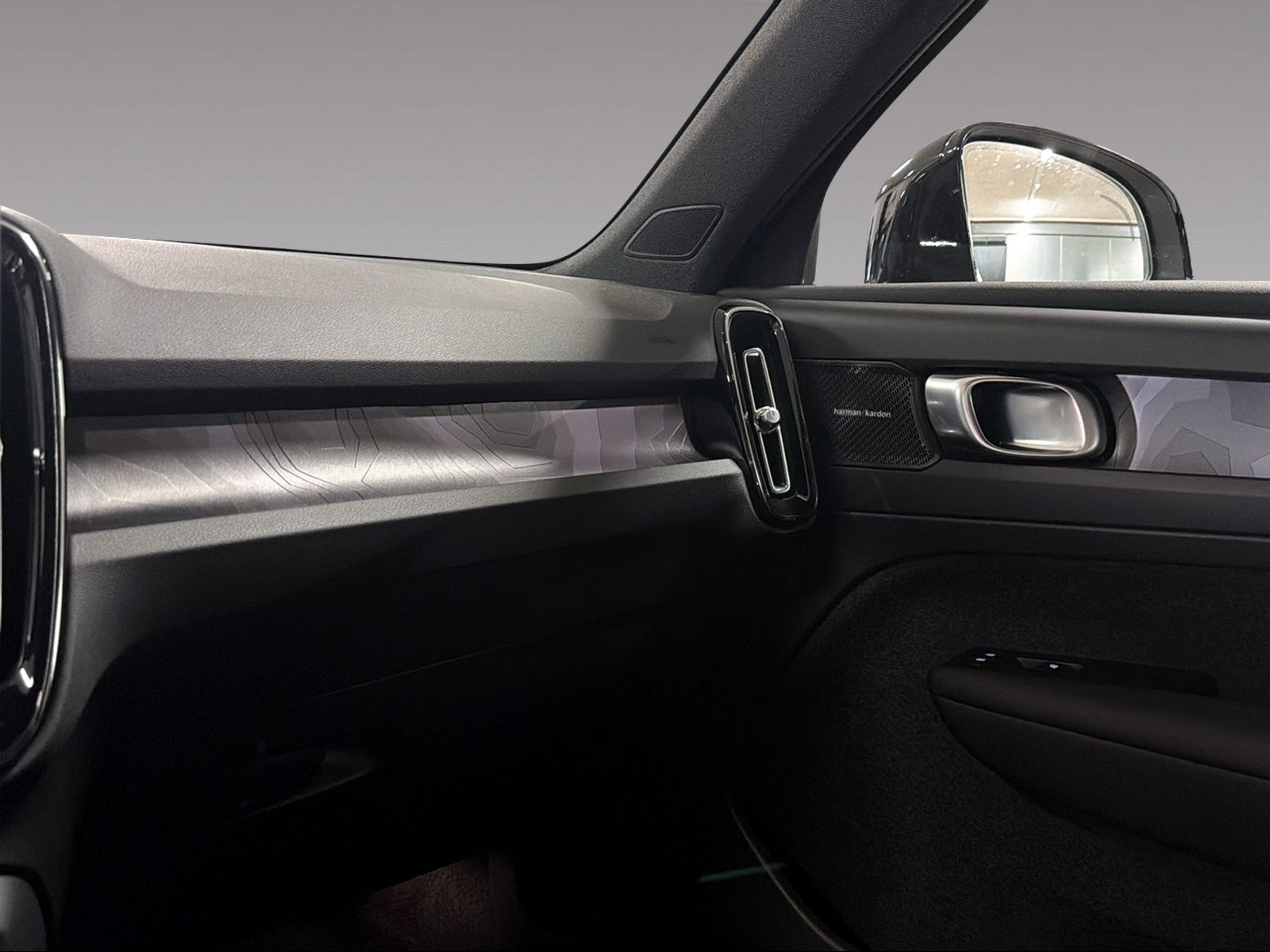 VOLVO XC40 P8 Twin Ultimate AWD-image-15