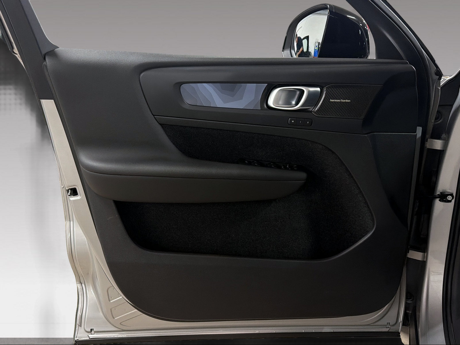 VOLVO XC40 P8 Twin Ultimate AWD-image-9