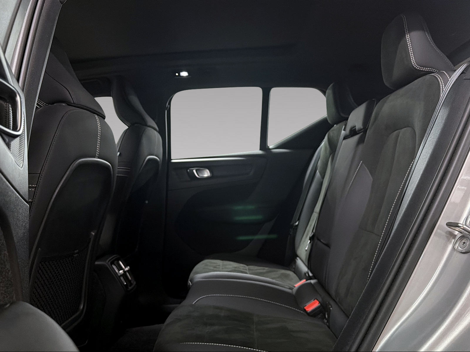 VOLVO XC40 P8 Twin Ultimate AWD-image-10