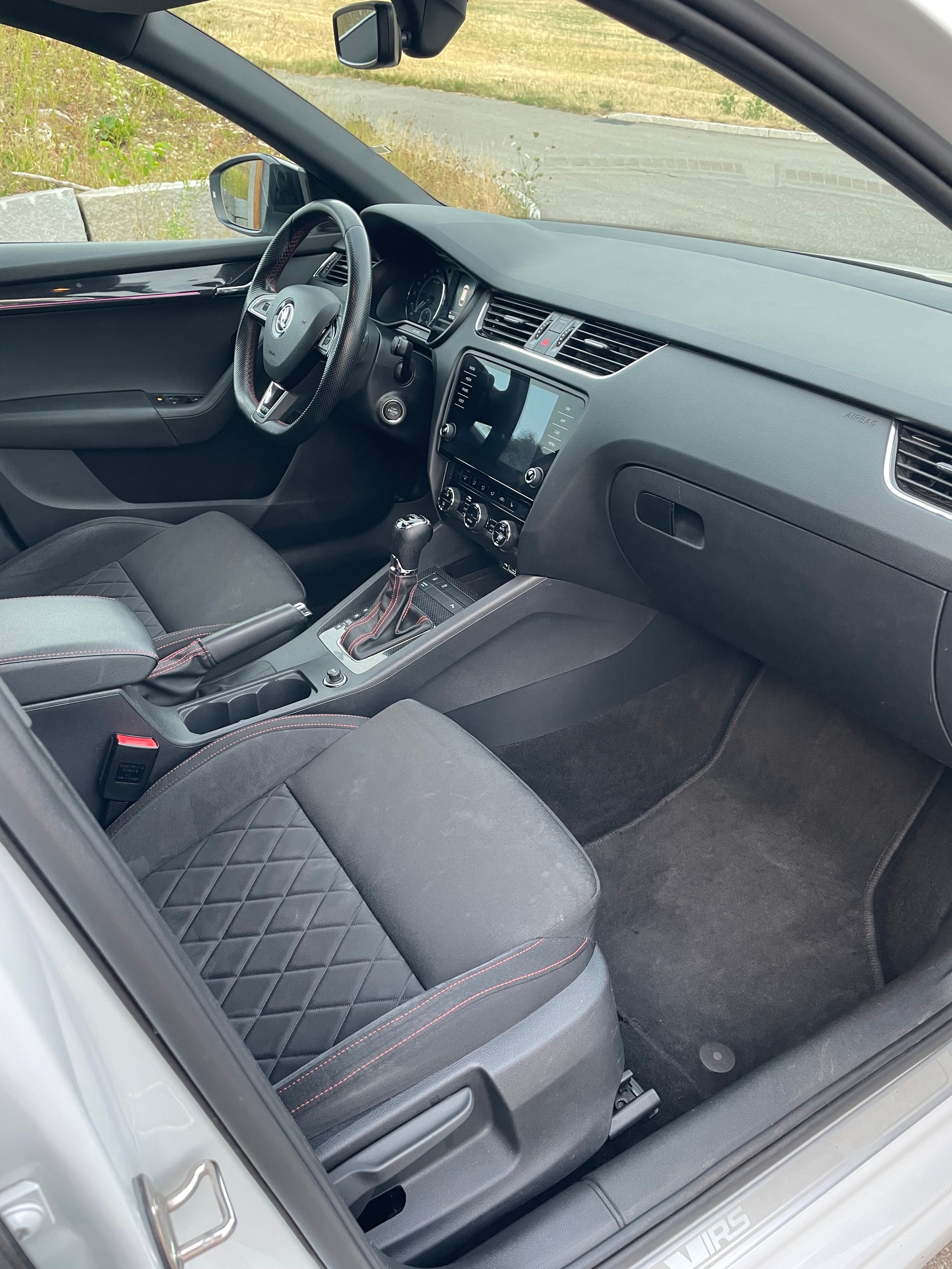 SKODA 2.0 TDI 184 RS 4x4 DSG-image-4