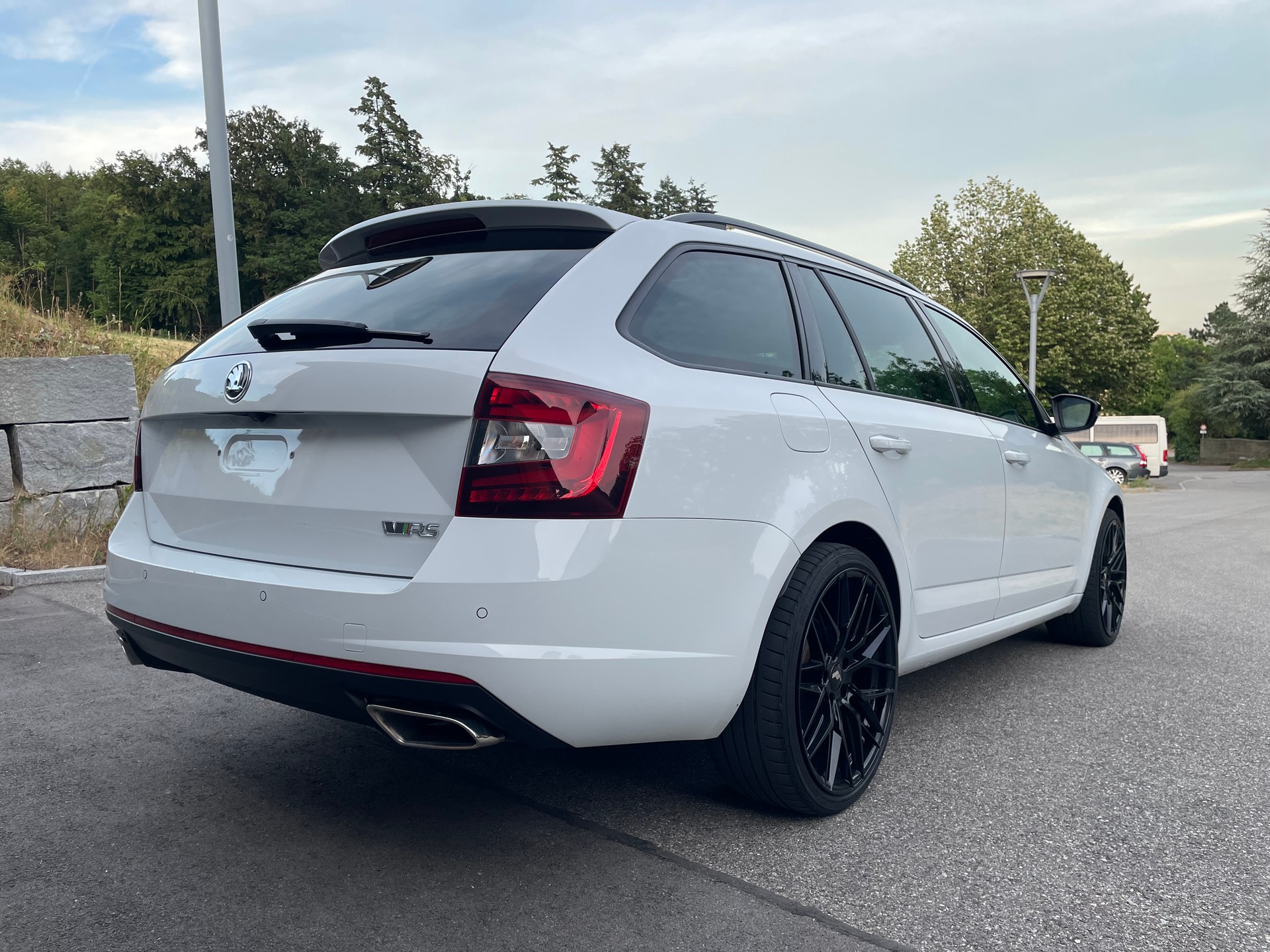 SKODA 2.0 TDI 184 RS 4x4 DSG-image-3