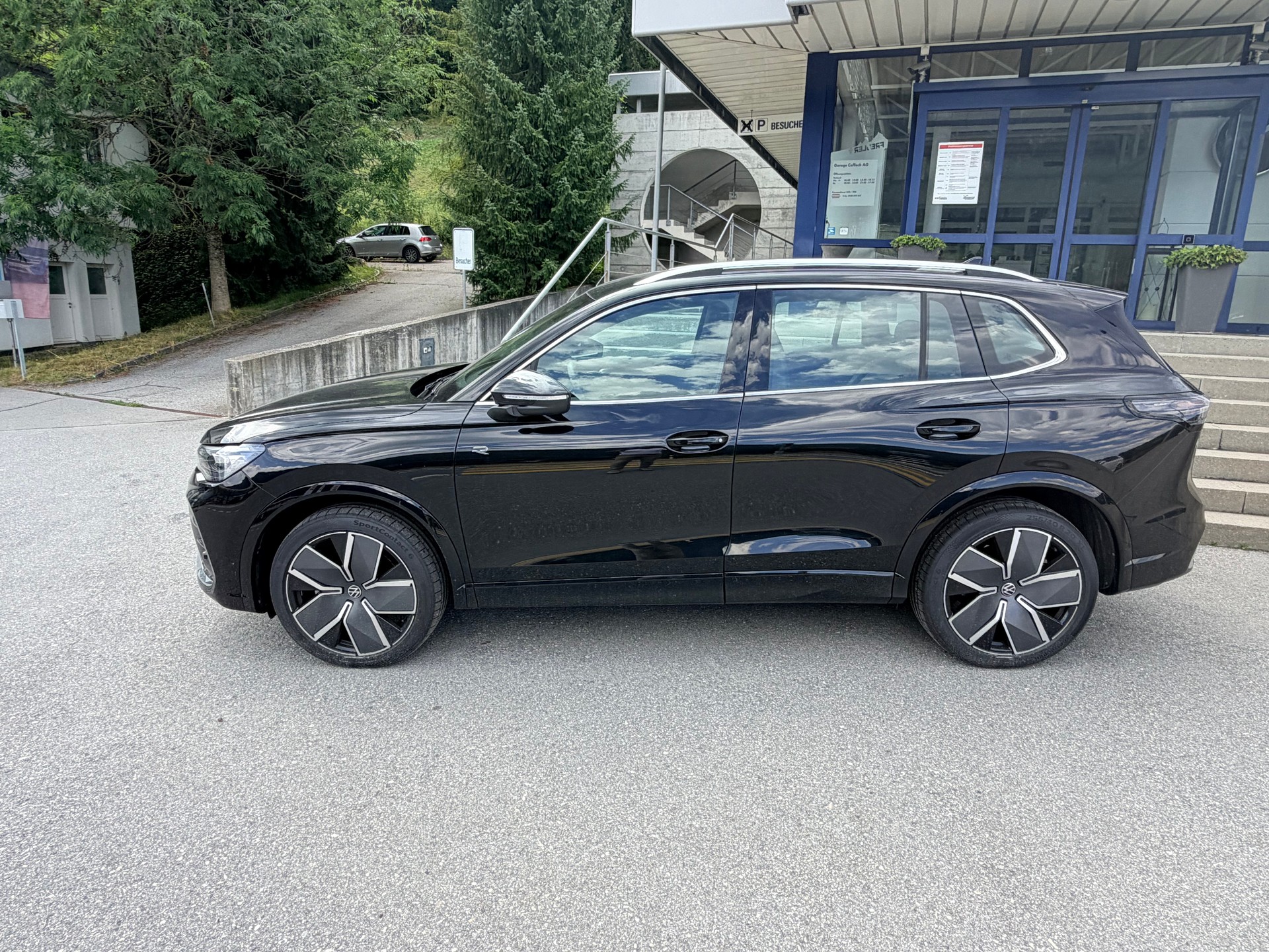 VW Tiguan 2.0 TSI R-Line DSG 4motion-image-3