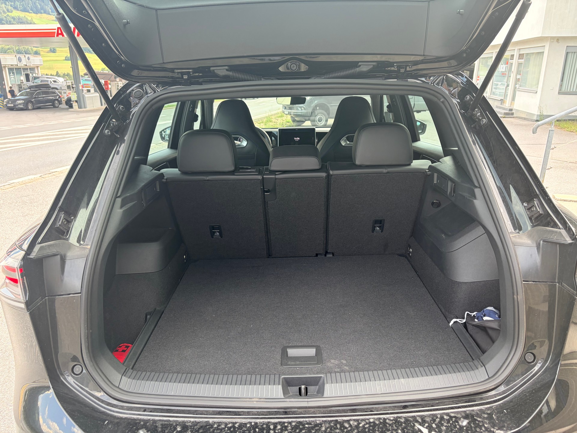VW Tiguan 2.0 TSI R-Line DSG 4motion-image-19