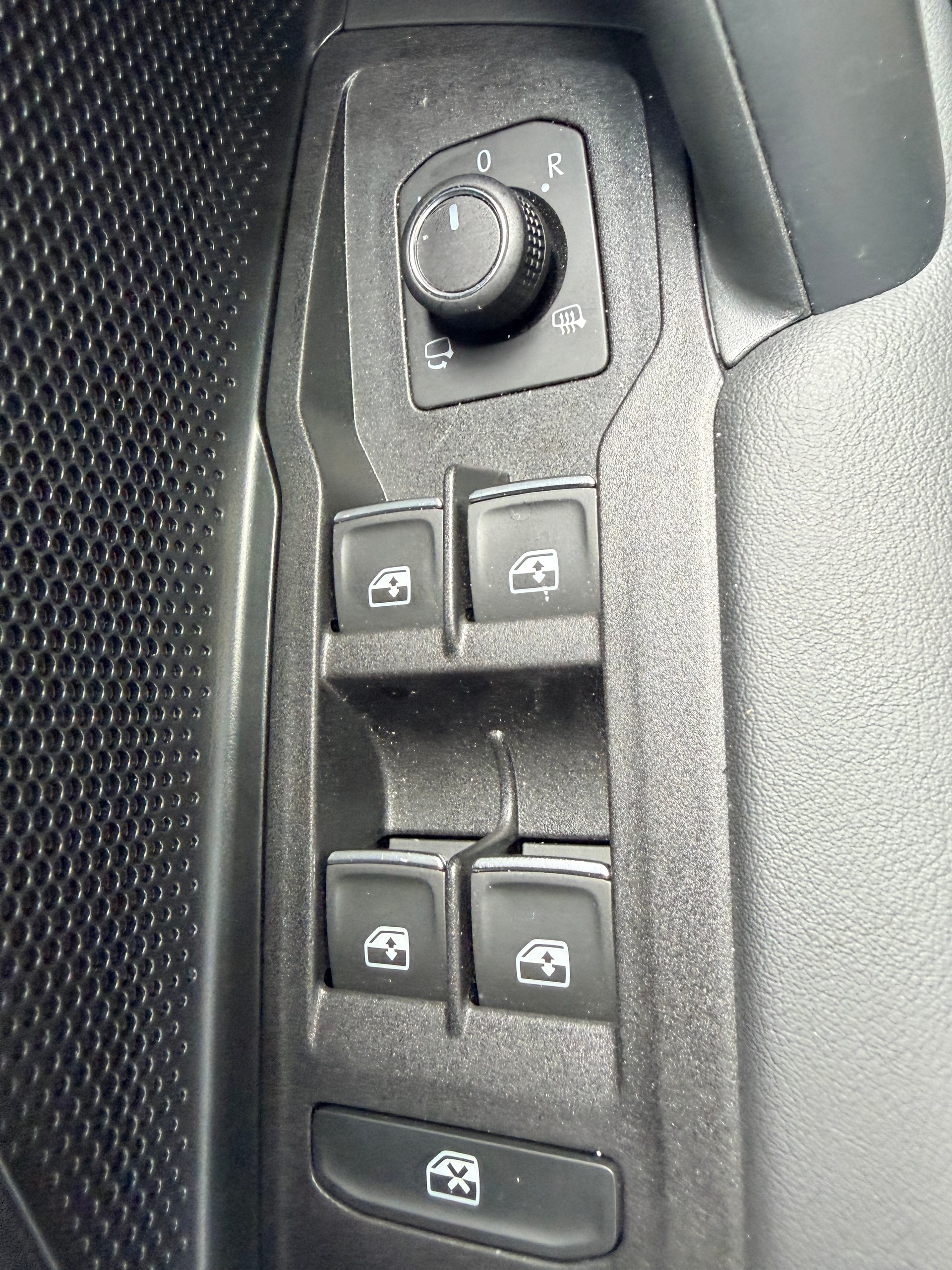 VW Tiguan 2.0 TSI R-Line DSG 4motion-image-6