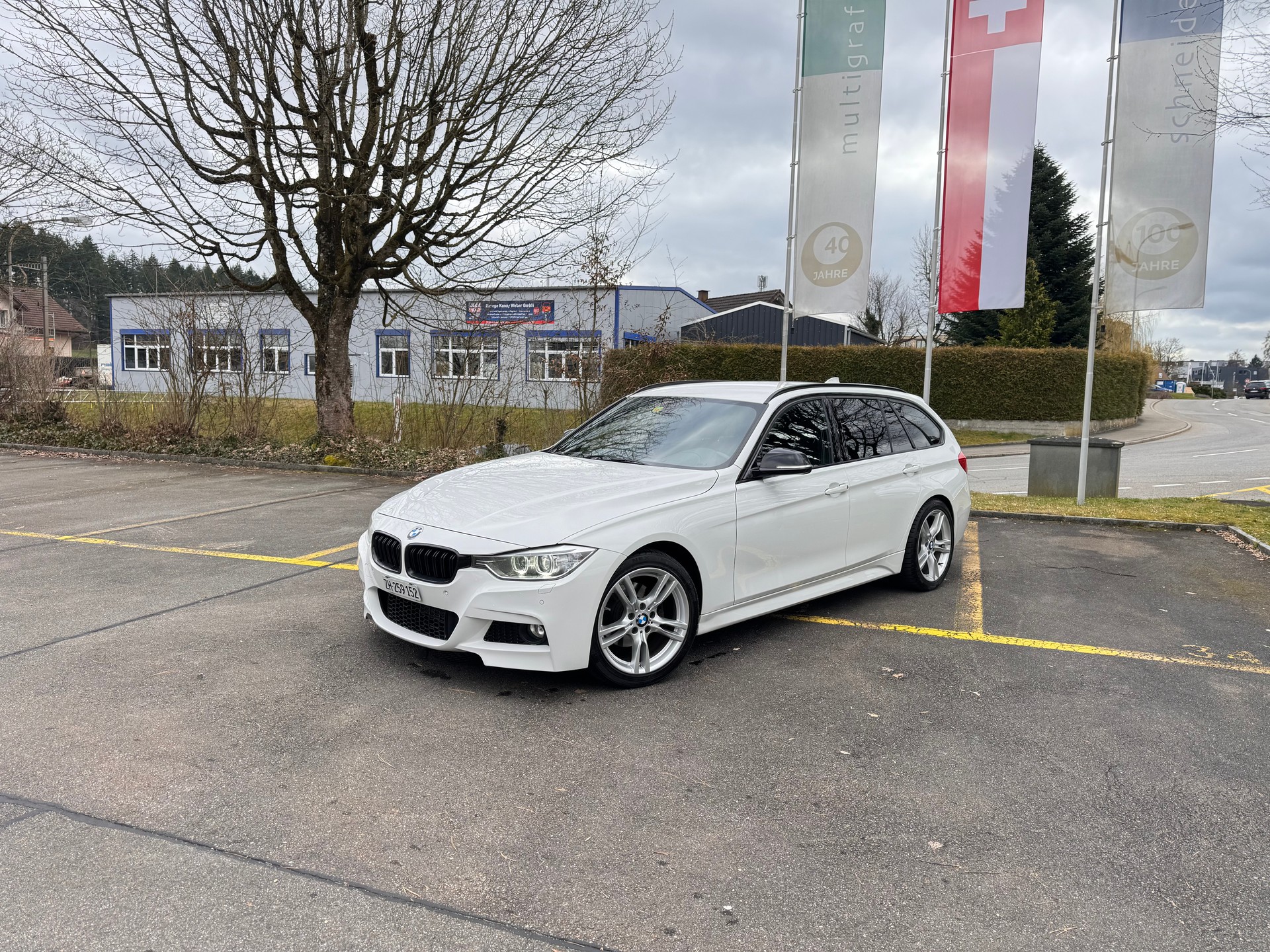 BMW 320d-image-1