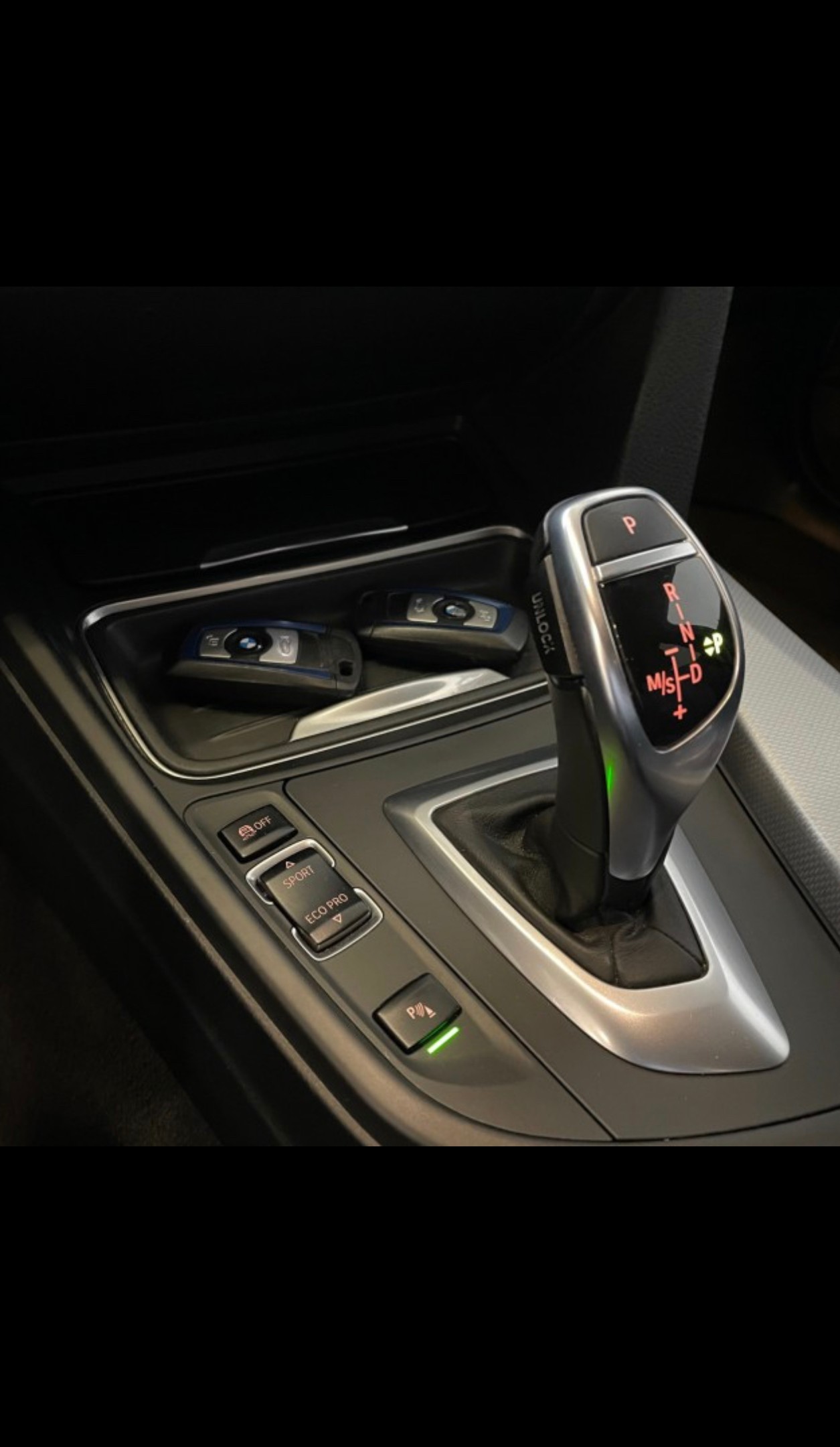 BMW 320d-image-4