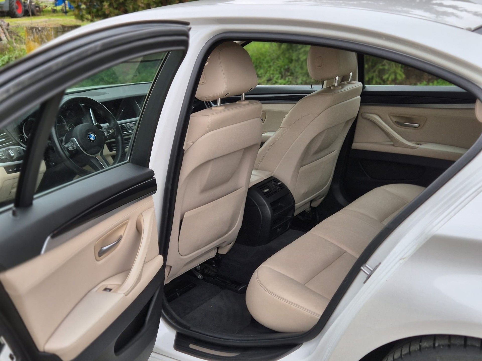 BMW 535i xDrive-image-2