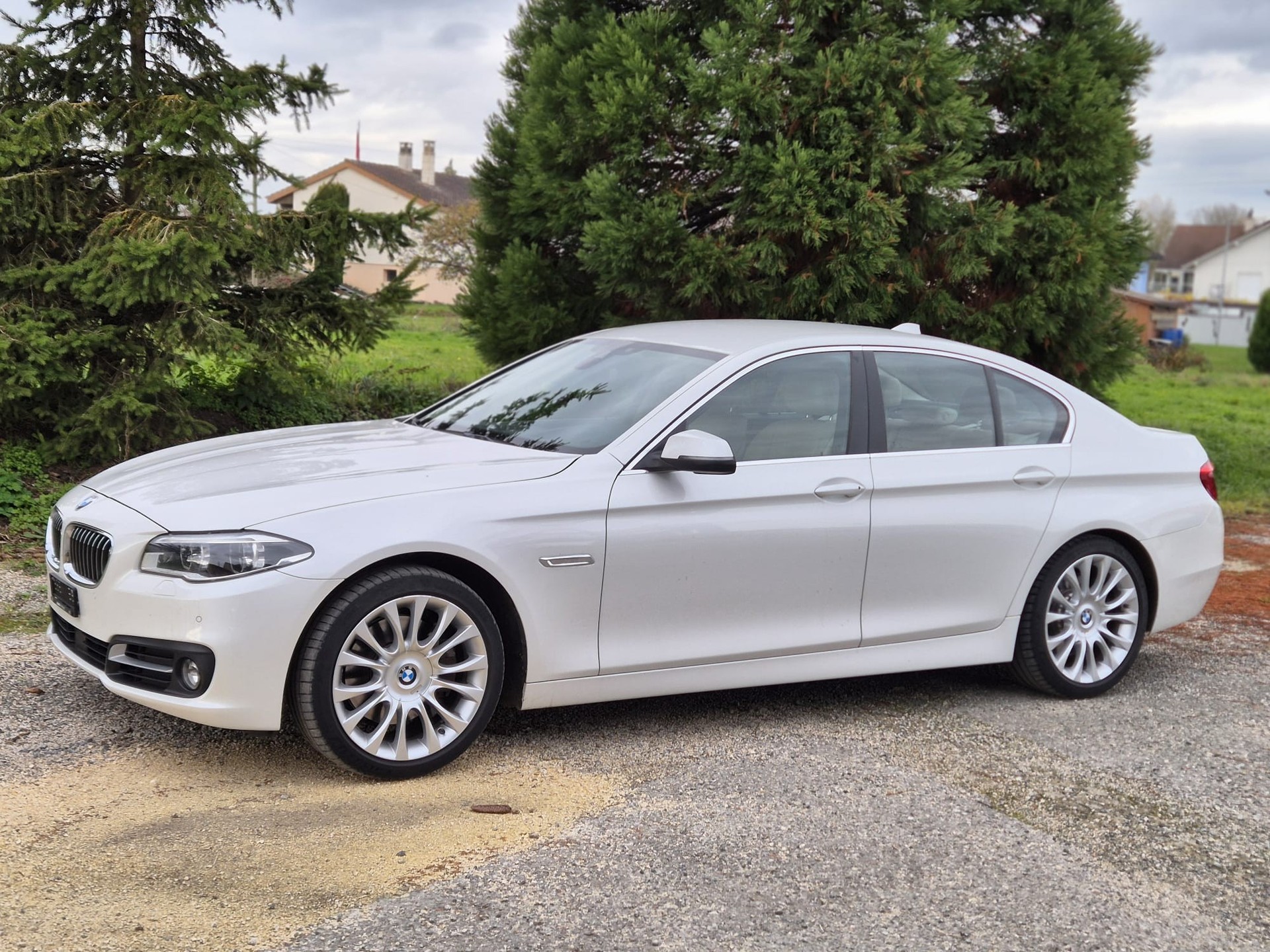 BMW 535i xDrive-image-3