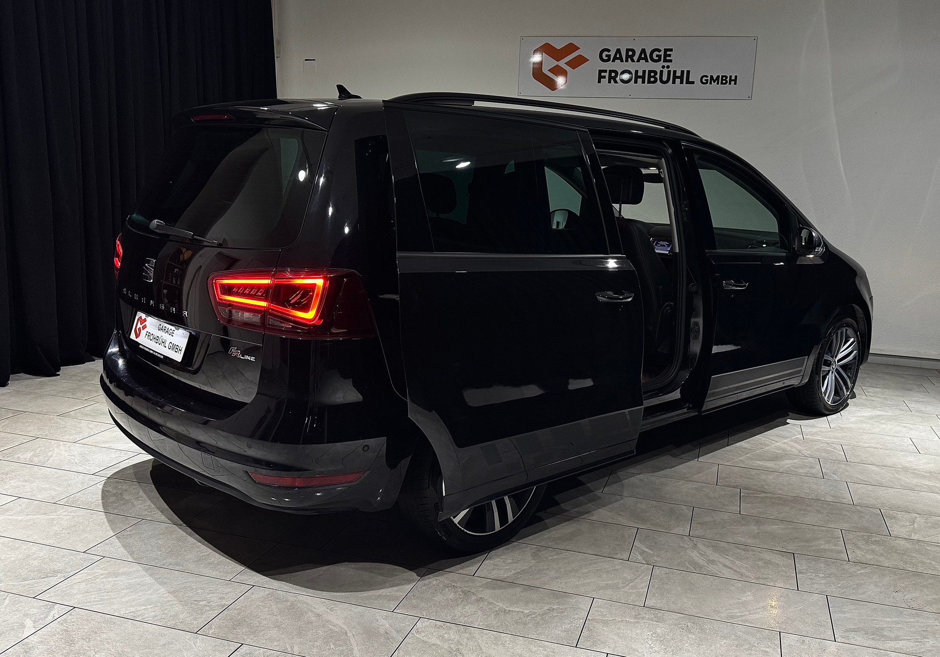 SEAT Alhambra 2.0 TSI FR Line DSG | 7Sitzer | AHK 2200Kg |-image-9