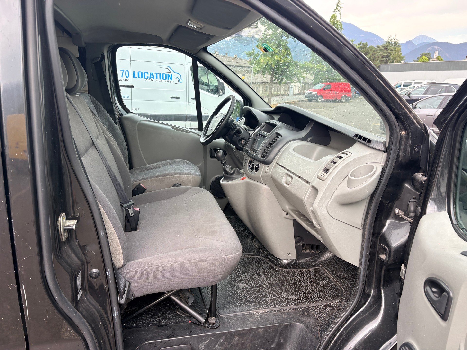 RENAULT Trafic 2.0 dCi 115 2.9t L2H2-image-6