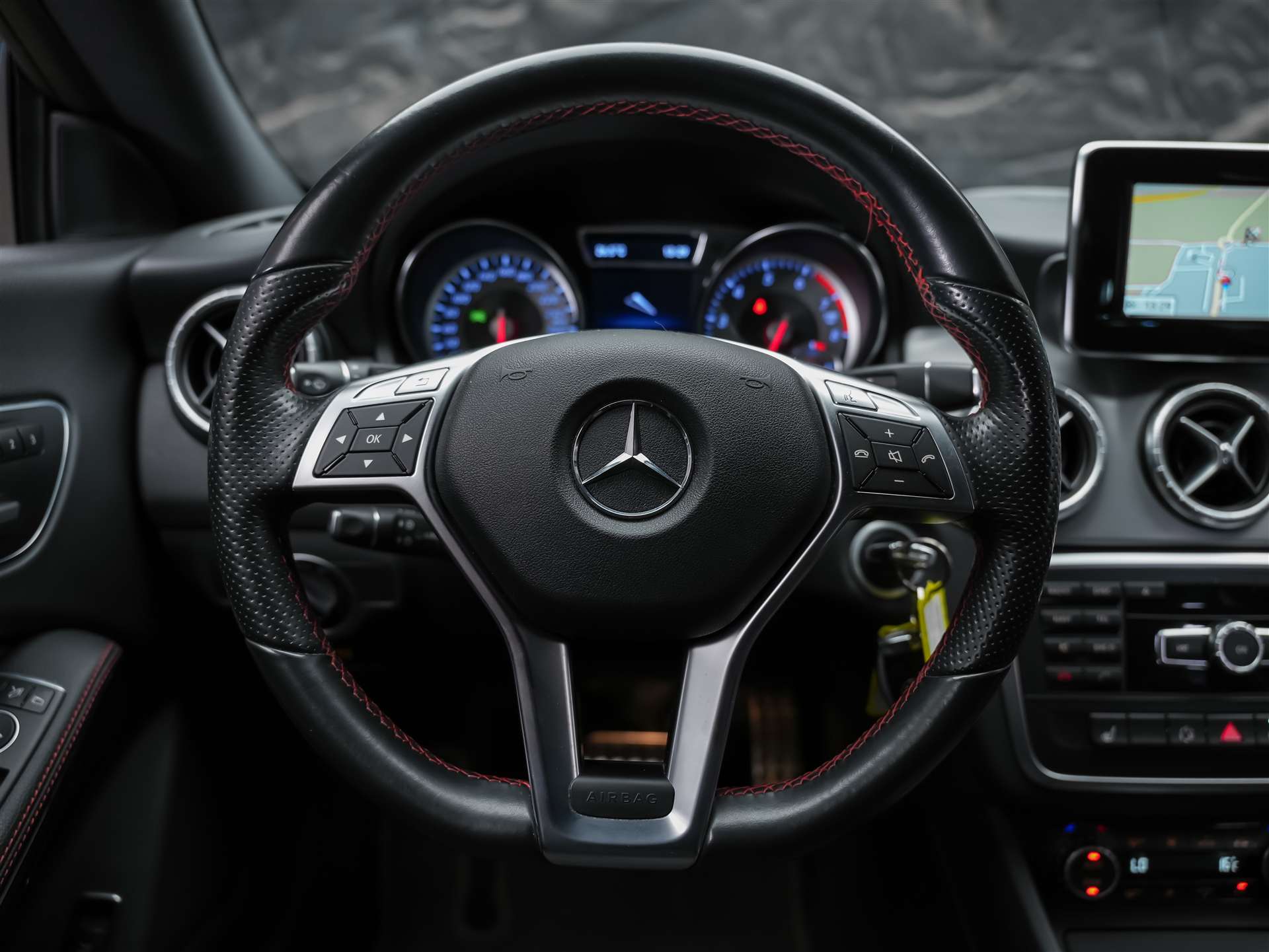 MERCEDES-BENZ CLA 250 Sport 7G-DCT 4Matic *CH Auto*Sitzheizung*Rückfahrkamera*-image-26