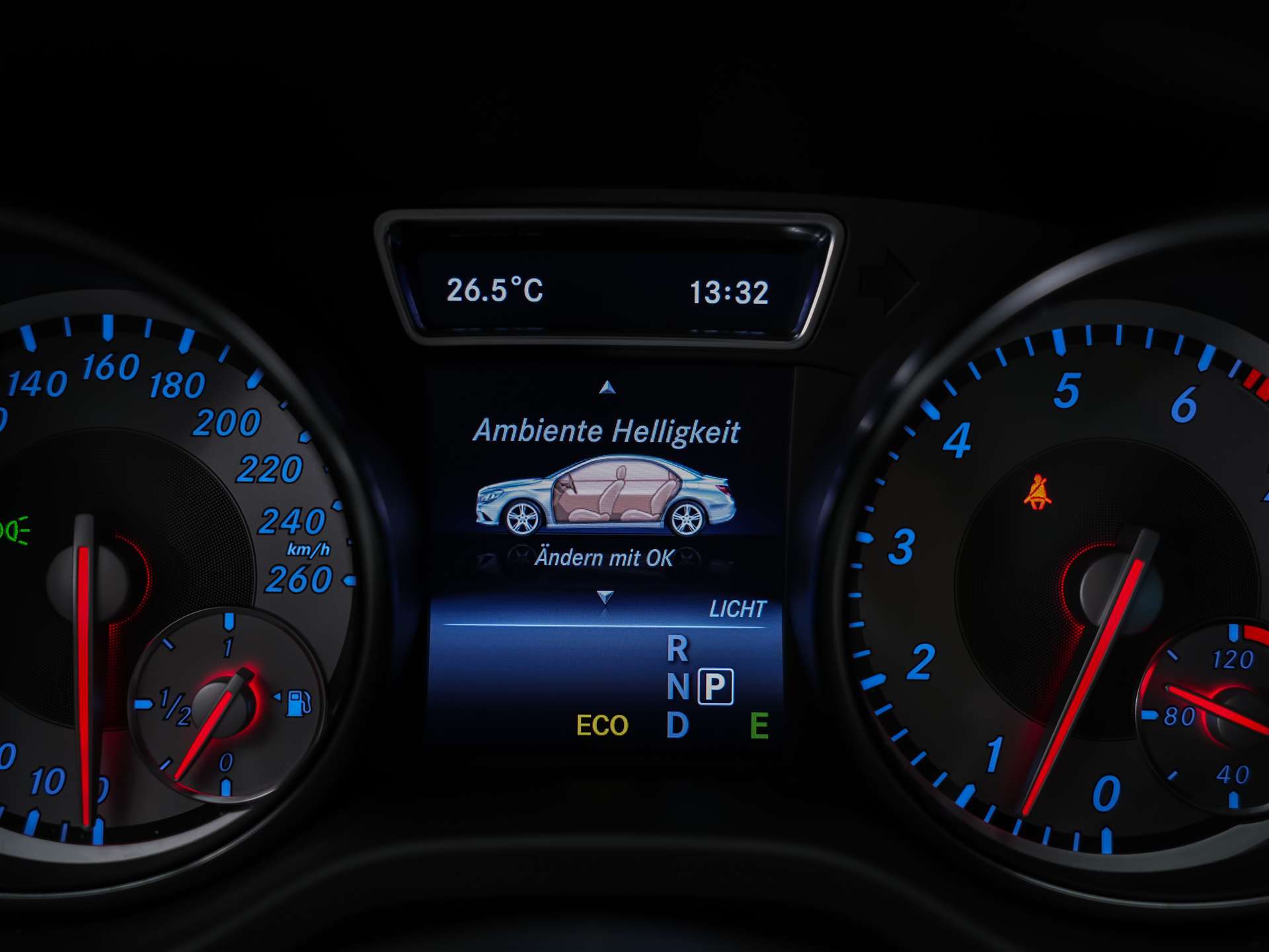 MERCEDES-BENZ CLA 250 Sport 7G-DCT 4Matic *CH Auto*Sitzheizung*Rückfahrkamera*-image-33