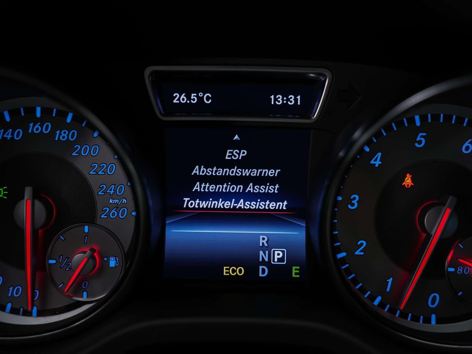 MERCEDES-BENZ CLA 250 Sport 7G-DCT 4Matic *CH Auto*Sitzheizung*Rückfahrkamera*-image-32